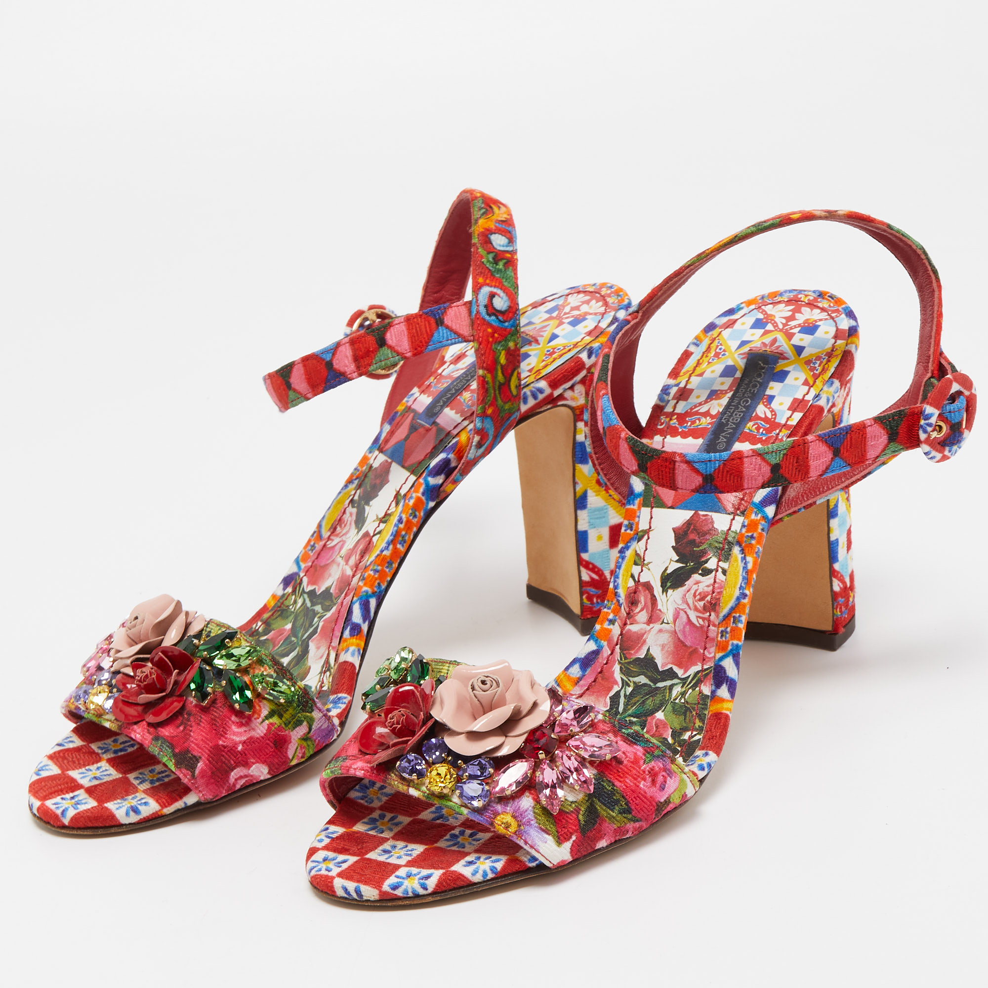 Dolce & Gabbana Multicolor Printed Fabric Crystal Embellished and Flower Ankle Strap Sandals Size
Dolce & Gabbana Multicolor Printed Fabric Crystal Embellished and Flower Ankle Strap Sandals Size