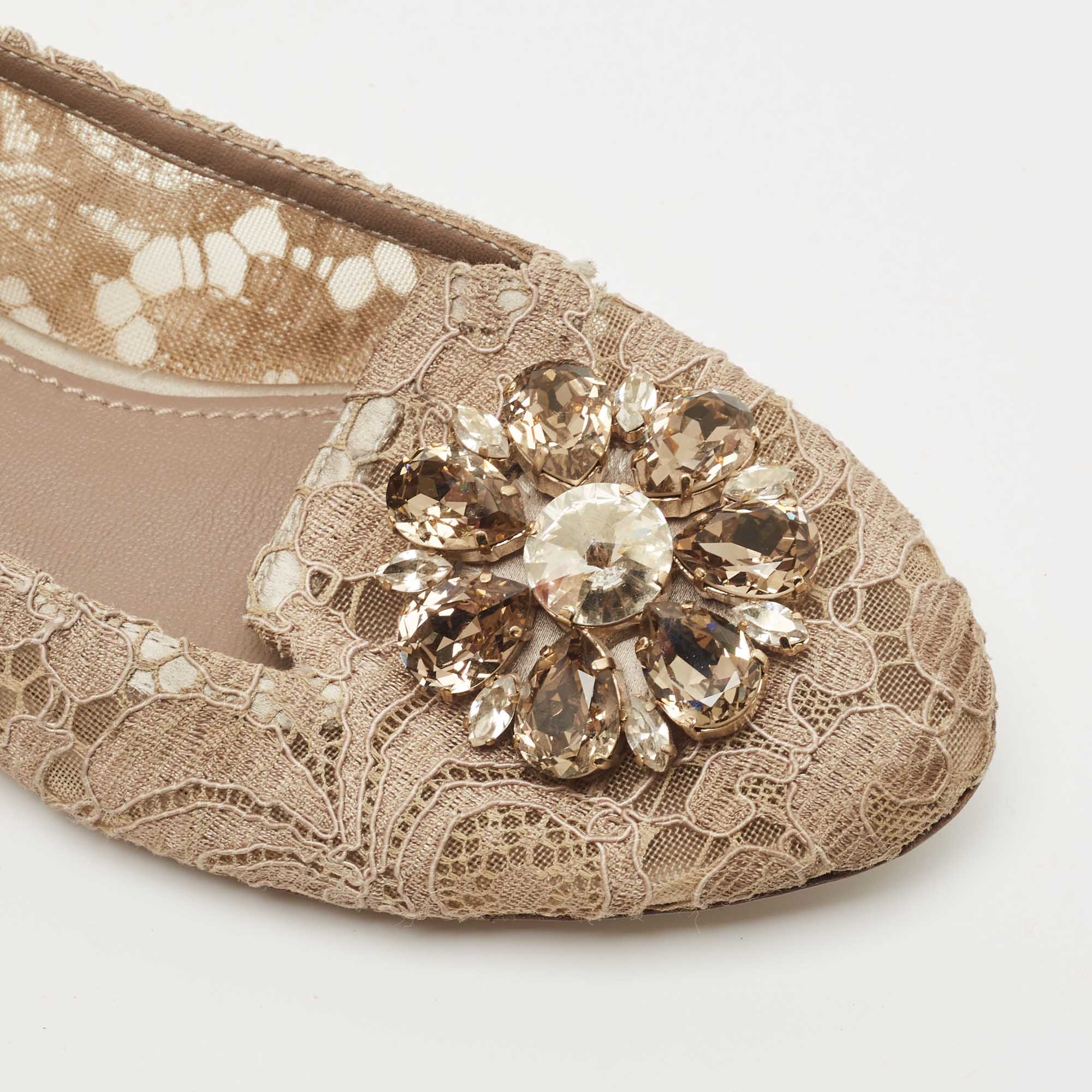 Dolce & Gabbana Beige Lace Taormina Crystal Embellished Ballet Flats Size 36