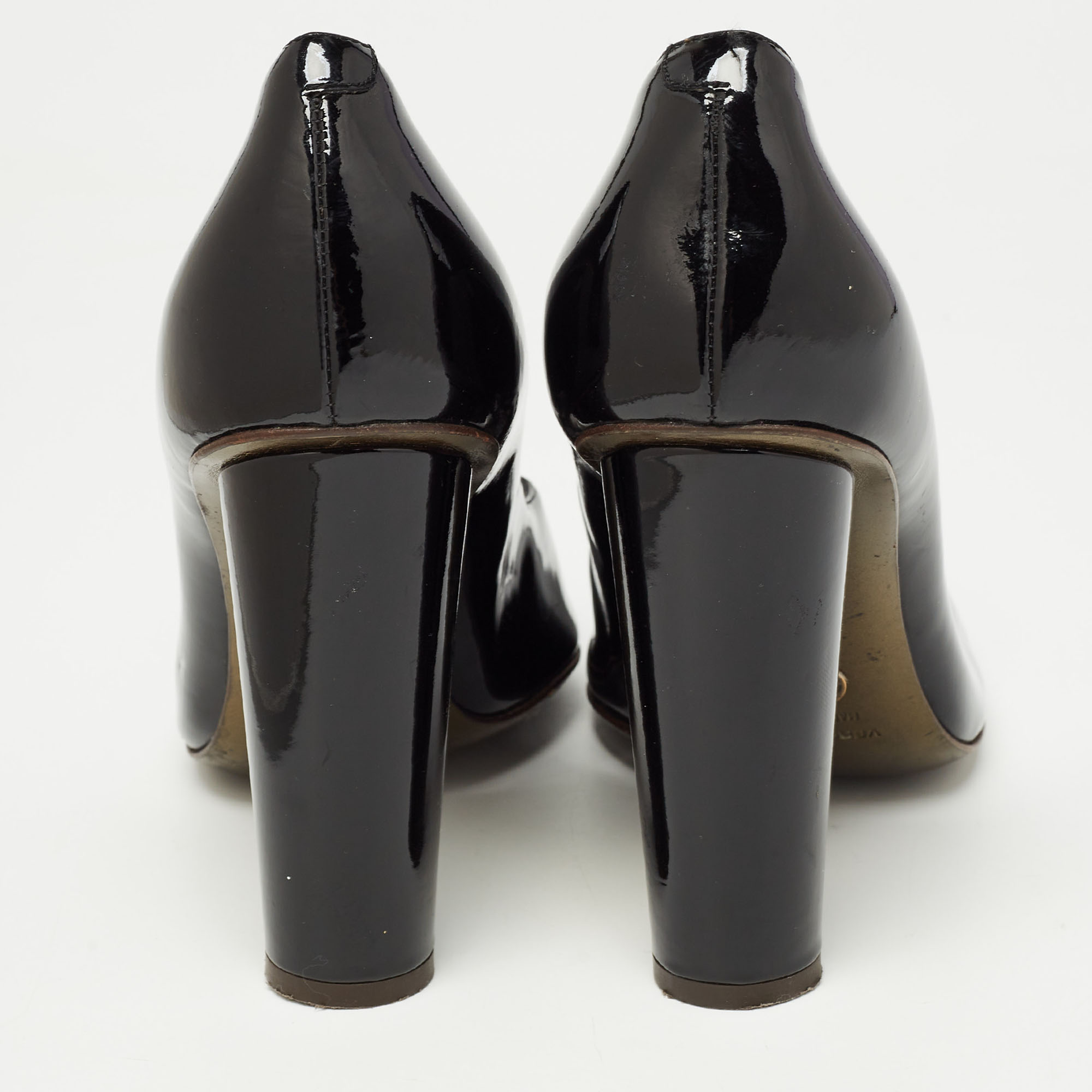 Dolce & Gabbana Black Patent Leather Round Toe Pumps Size 40