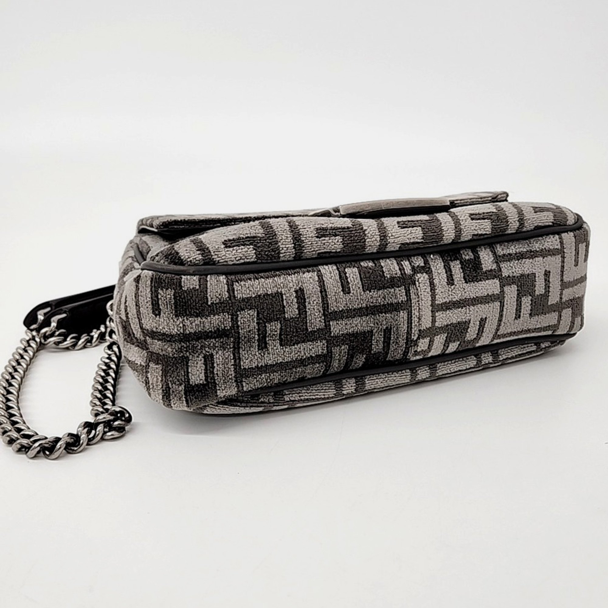 Fendi Baguette Chain Shoulder Bag