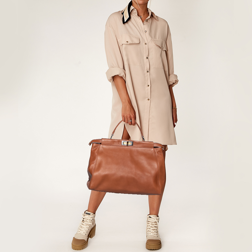 Fendi Brown Leather Large Peekaboo Top Handle Bag
Fendi Brown Leather Large Peekaboo Top Handle Bag