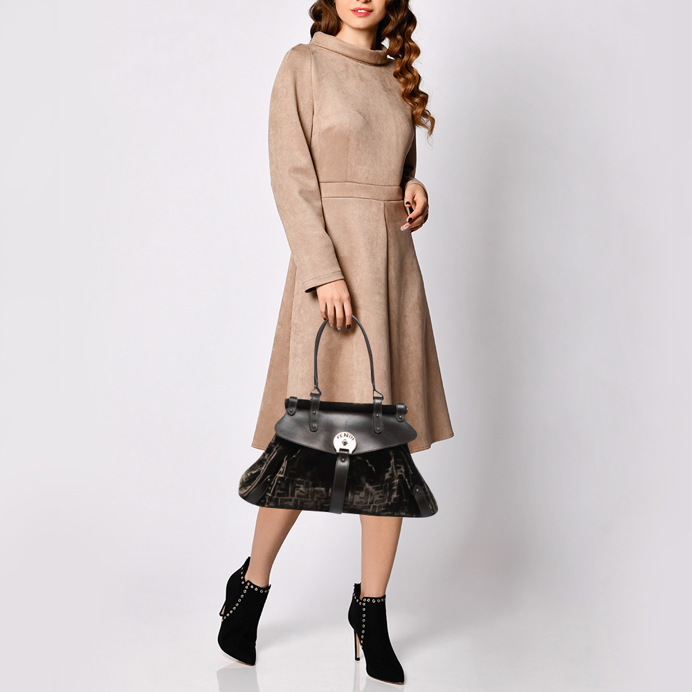 Fendi Brown/Green Zucca Velvet and Leather Medium Magic Shoulder Bag
Fendi Brown/Green Zucca Velvet and Leather Medium Magic Shoulder Bag