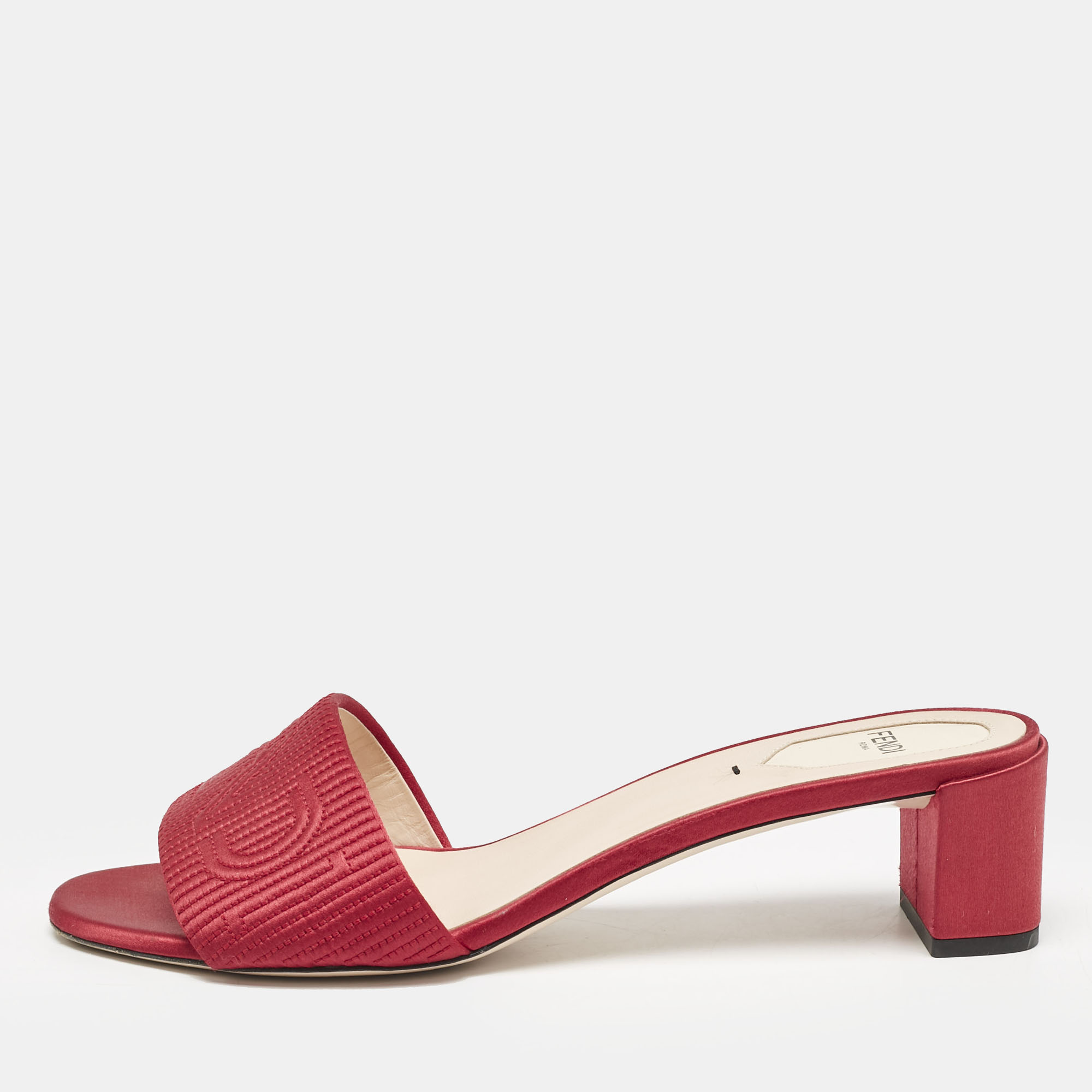 Fendi Red Satin Logo Embroidered Block Heel Slide Sandals Size
Fendi Red Satin Logo Embroidered Block Heel Slide Sandals Size