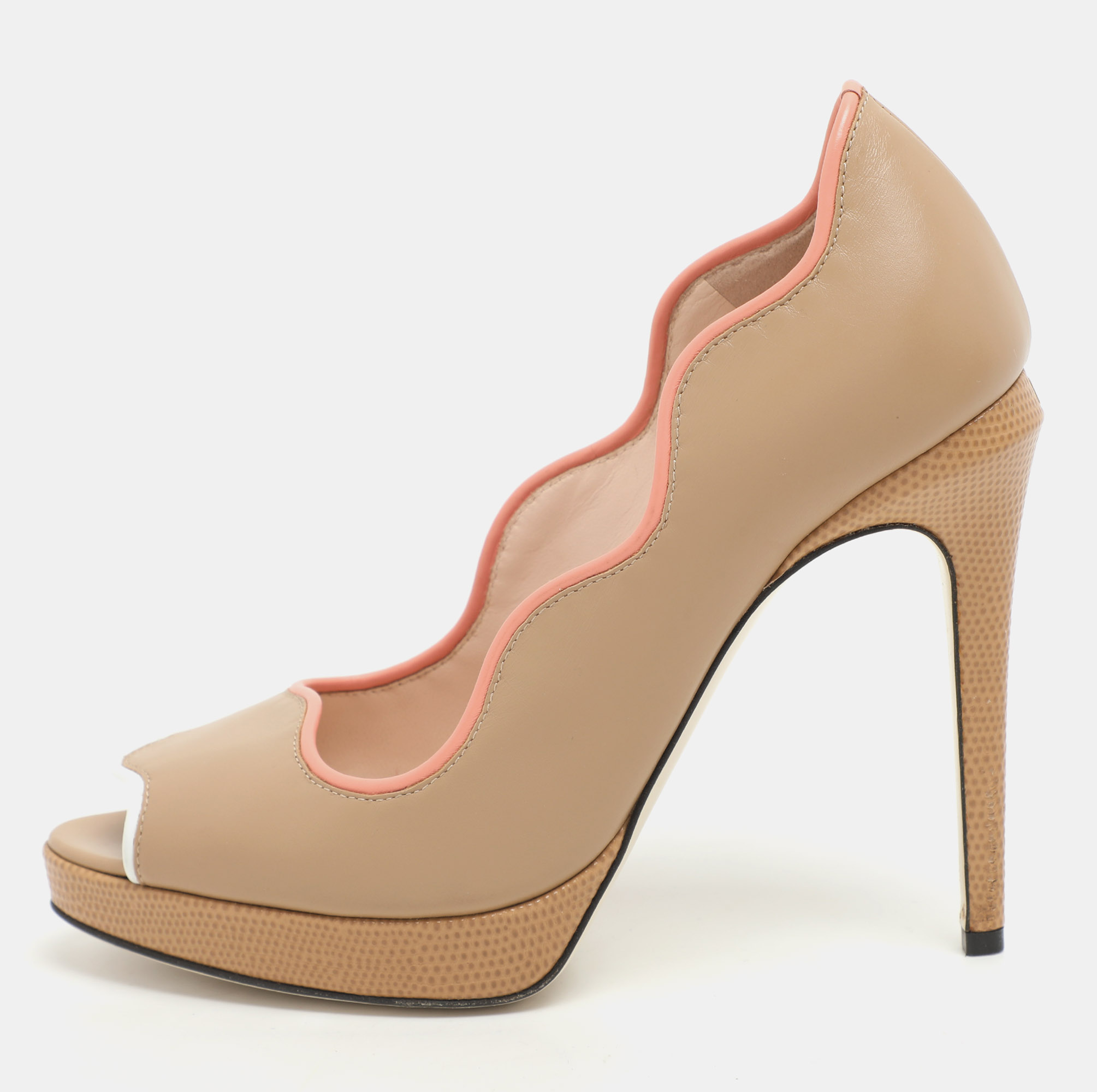 Fendi Beige Lizard Embossed and Leather Scalloped Peep Toe Platform Pumps Size 36
Fendi Beige Lizard Embossed and Leather Scalloped Peep Toe Platform Pumps Size 36