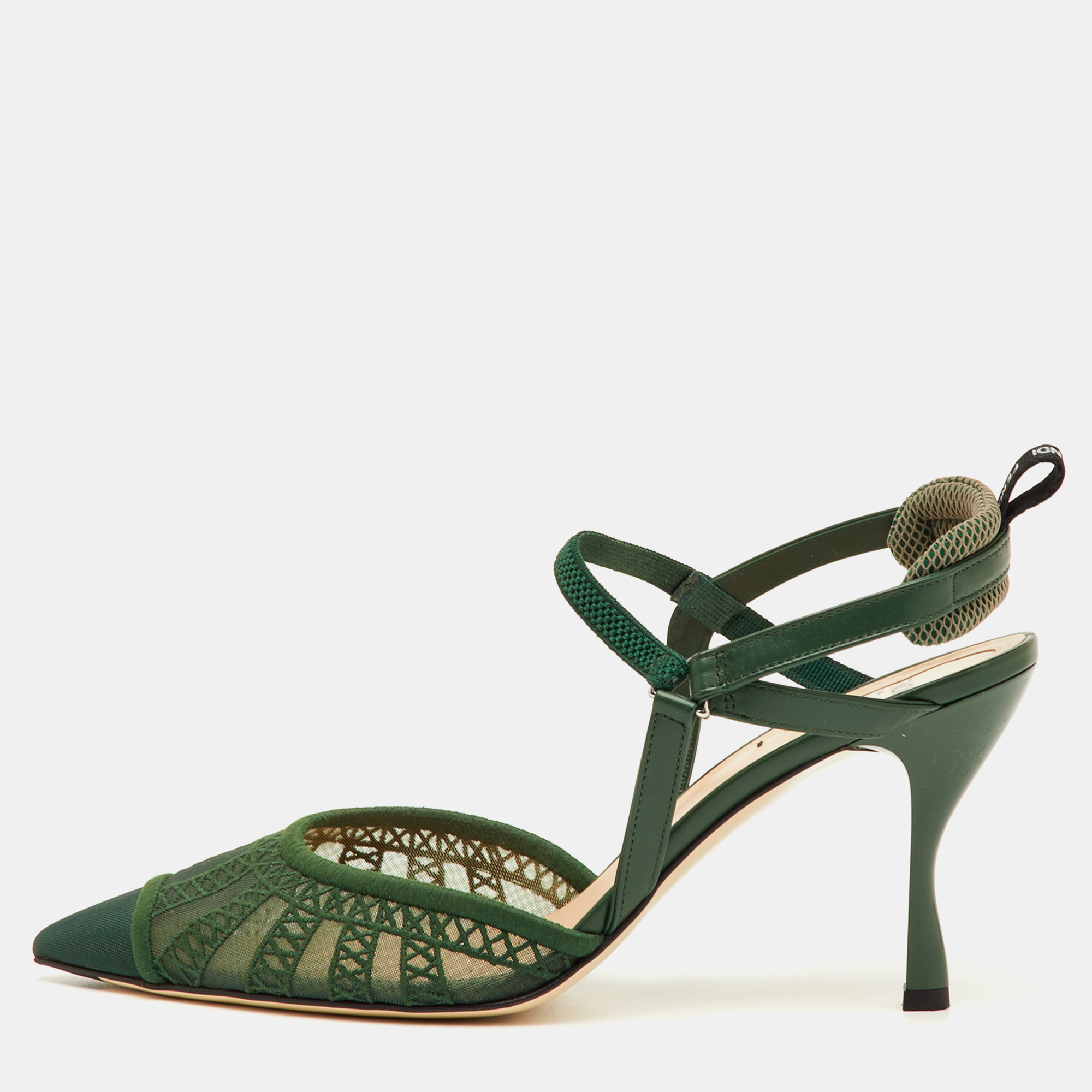 Fendi Colibri Lite Size Green Mesh and Leather Pointed Toe Slingback Pumps
Fendi Colibri Lite Size Green Mesh and Leather Pointed Toe Slingback Pumps