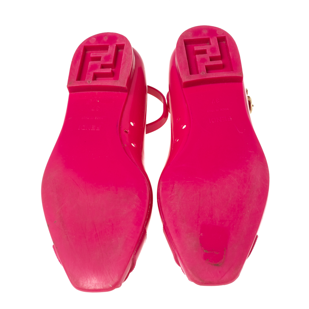 Fendi Pink Rubber Buckle Detail Peep-Toe Ballet Flats Size 37