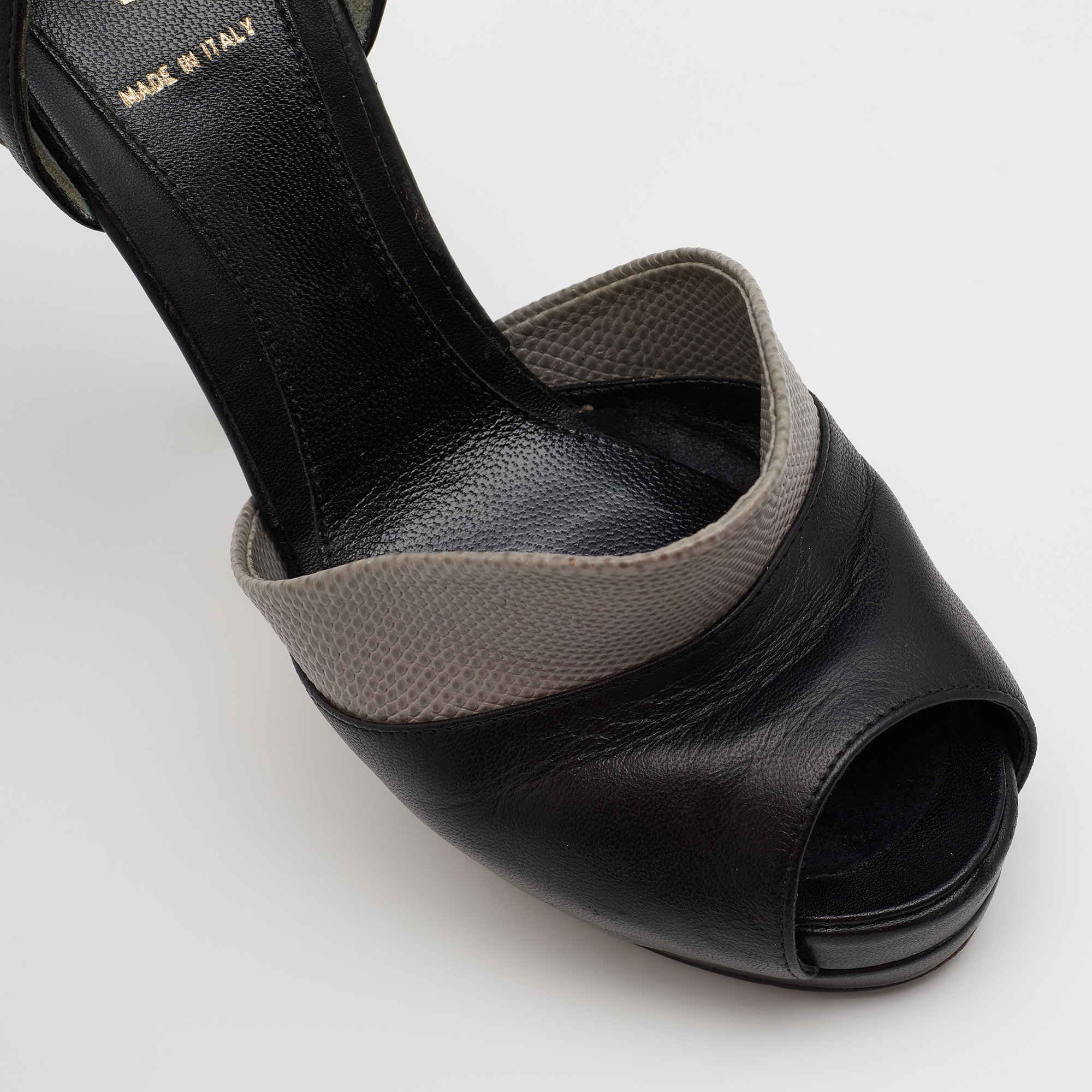 Fendi Black/Grey Lizard Embossed Leather Anemone Peep-Toe Pumps Size 38