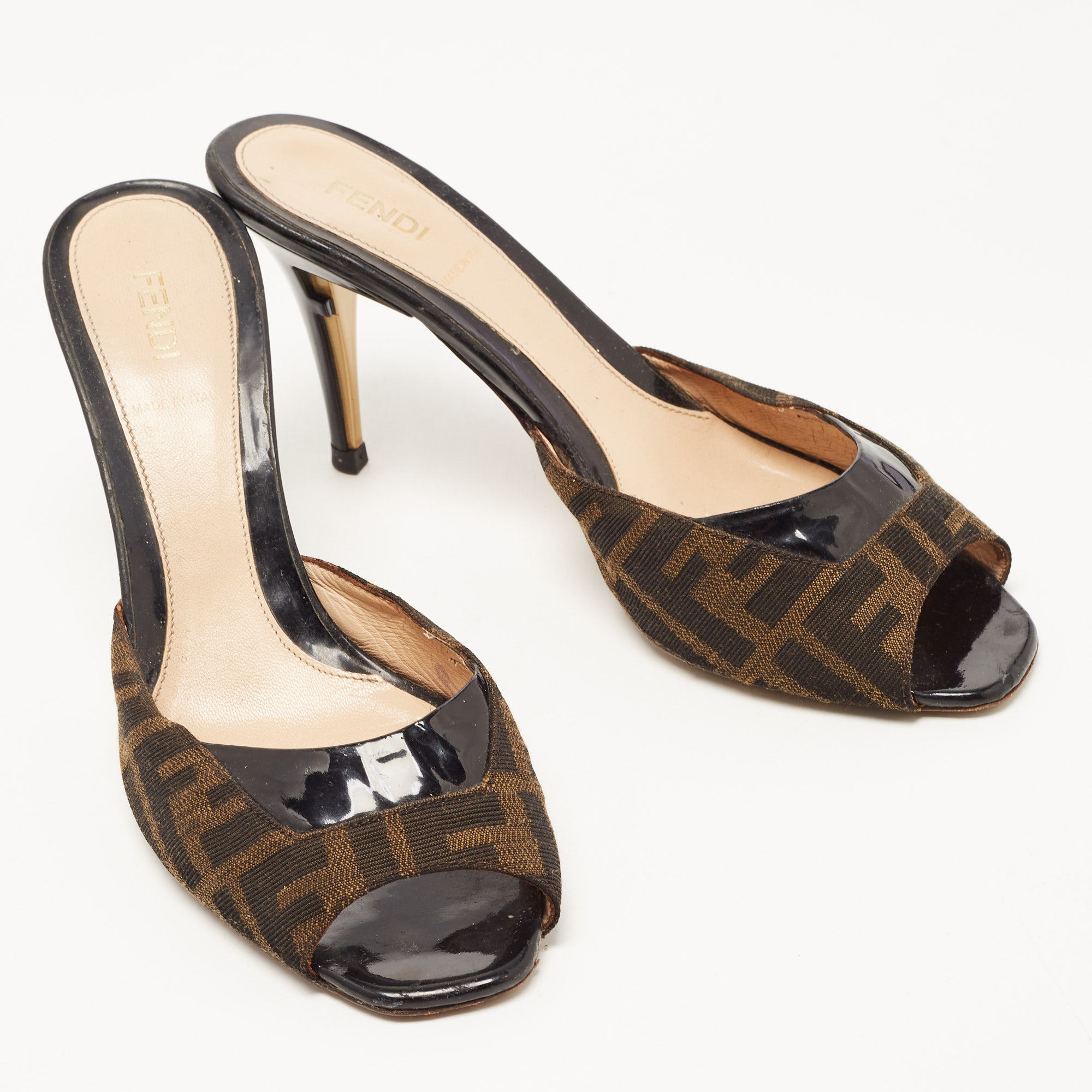 Fendi Brown/Black Zucca Canvas And Patent Leather Slide Sandals Size 39
