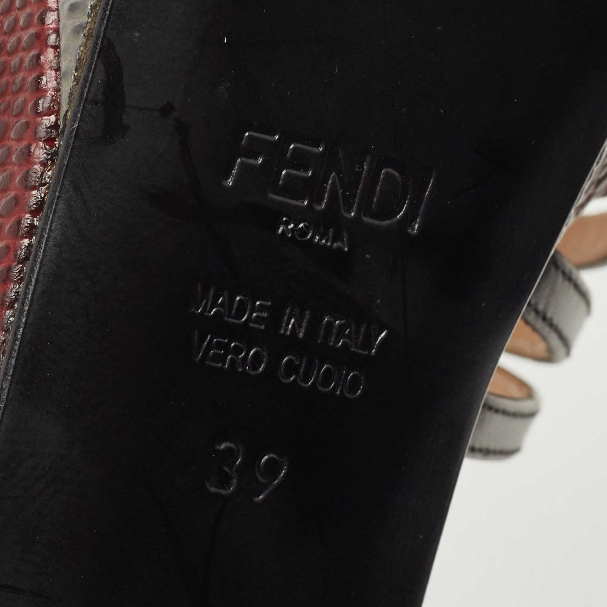 Fendi Black Leather Strappy T-Bar Platform Sandals Size 39