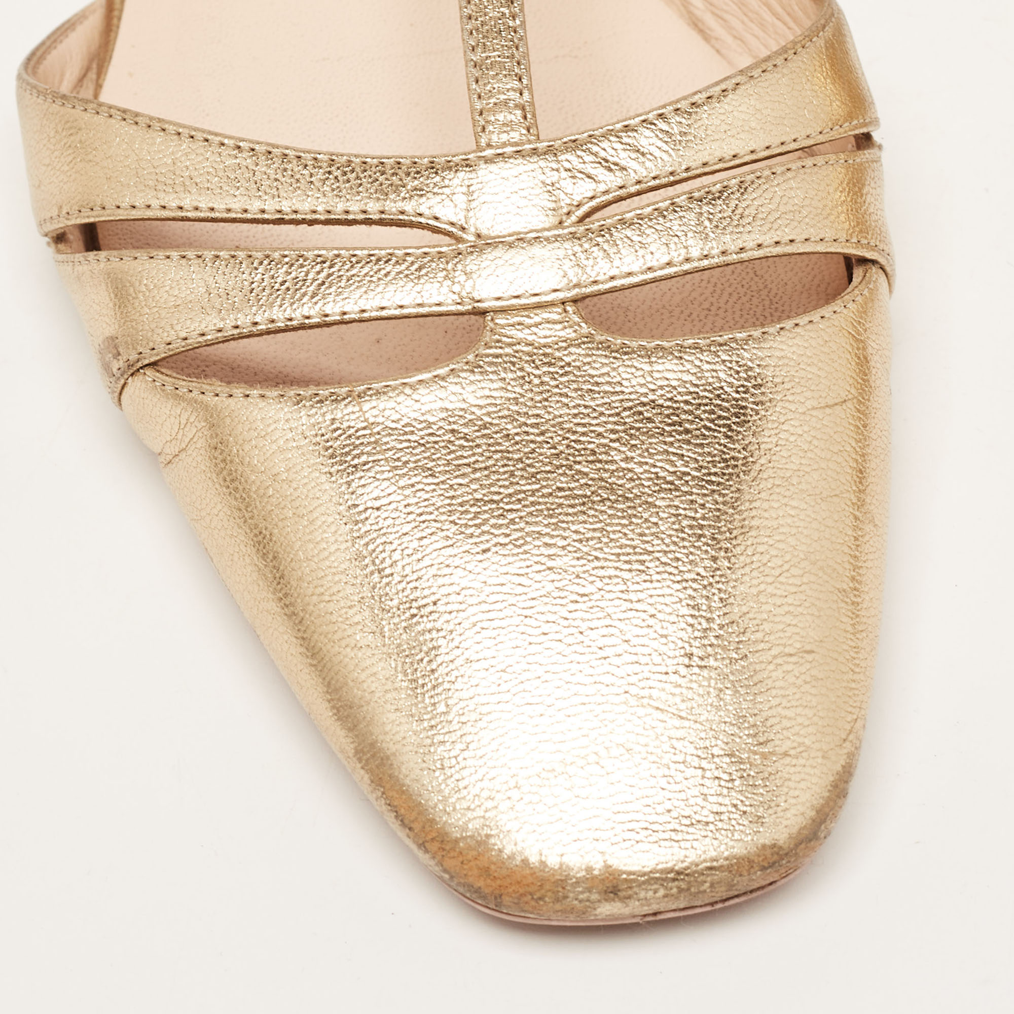 Fendi Gold Leather T-Strap Flat Sandals Size 38