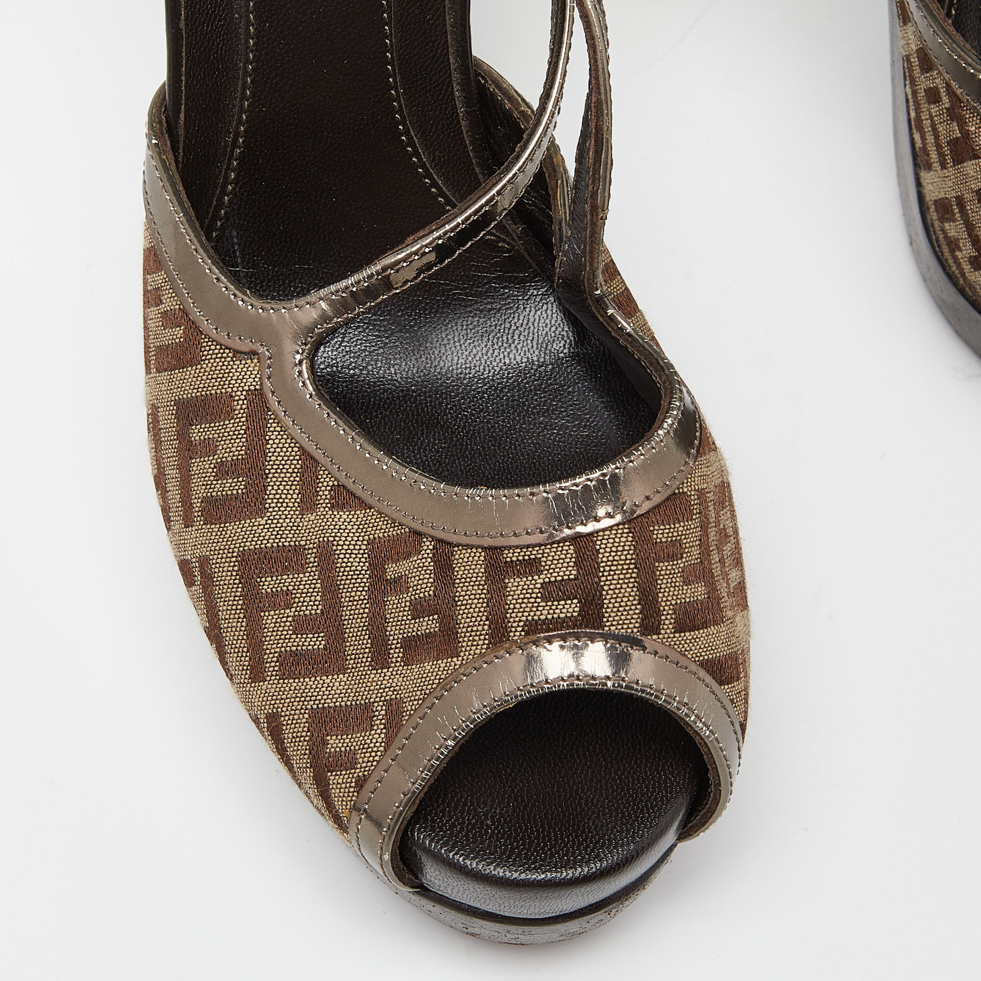 Fendi Beige/Brown Zucchino Canvas And Laminated Leather Cross Strap Platform Sandals Size 37