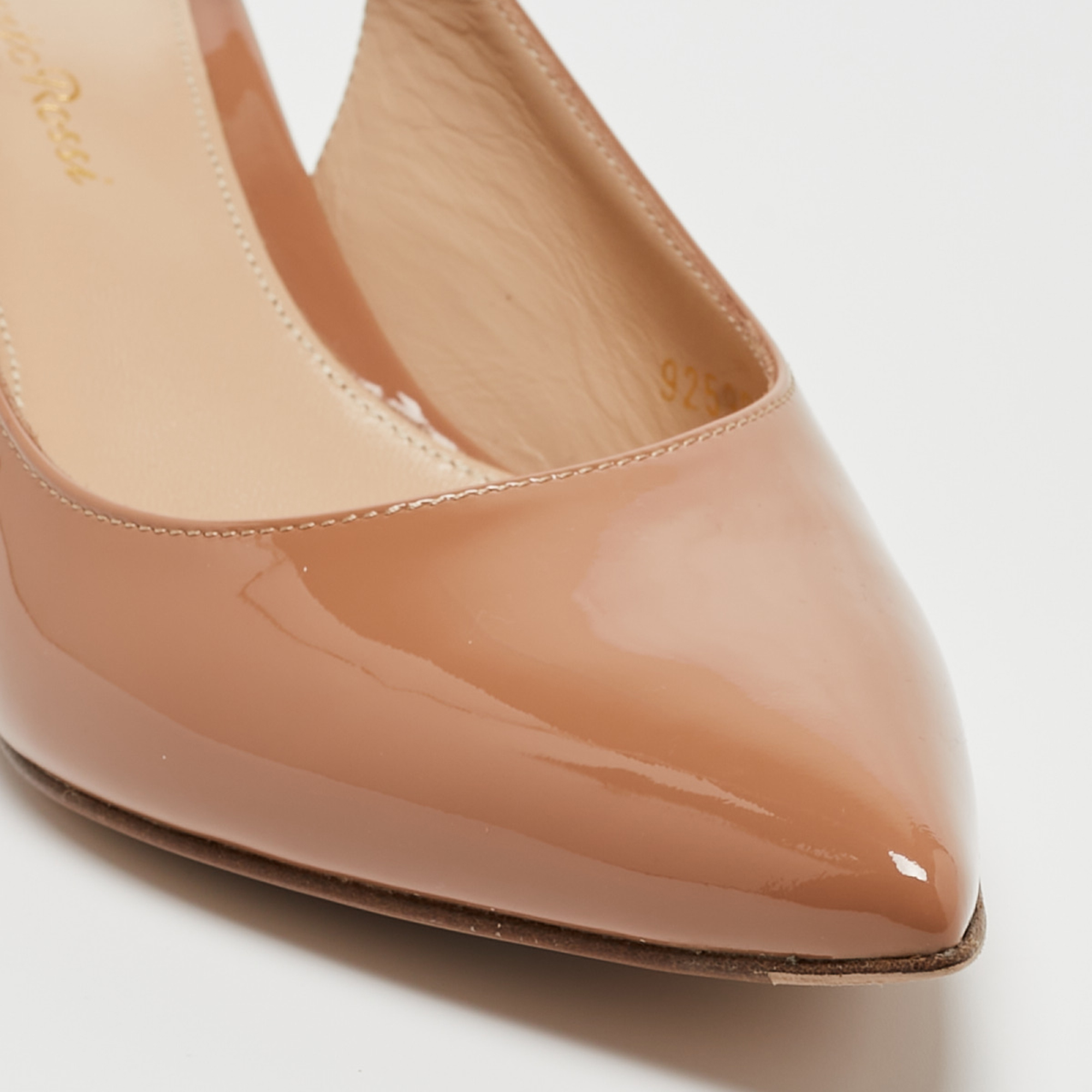 Gianvito Rossi Beige Patent Leather Amee Pumps Size 37