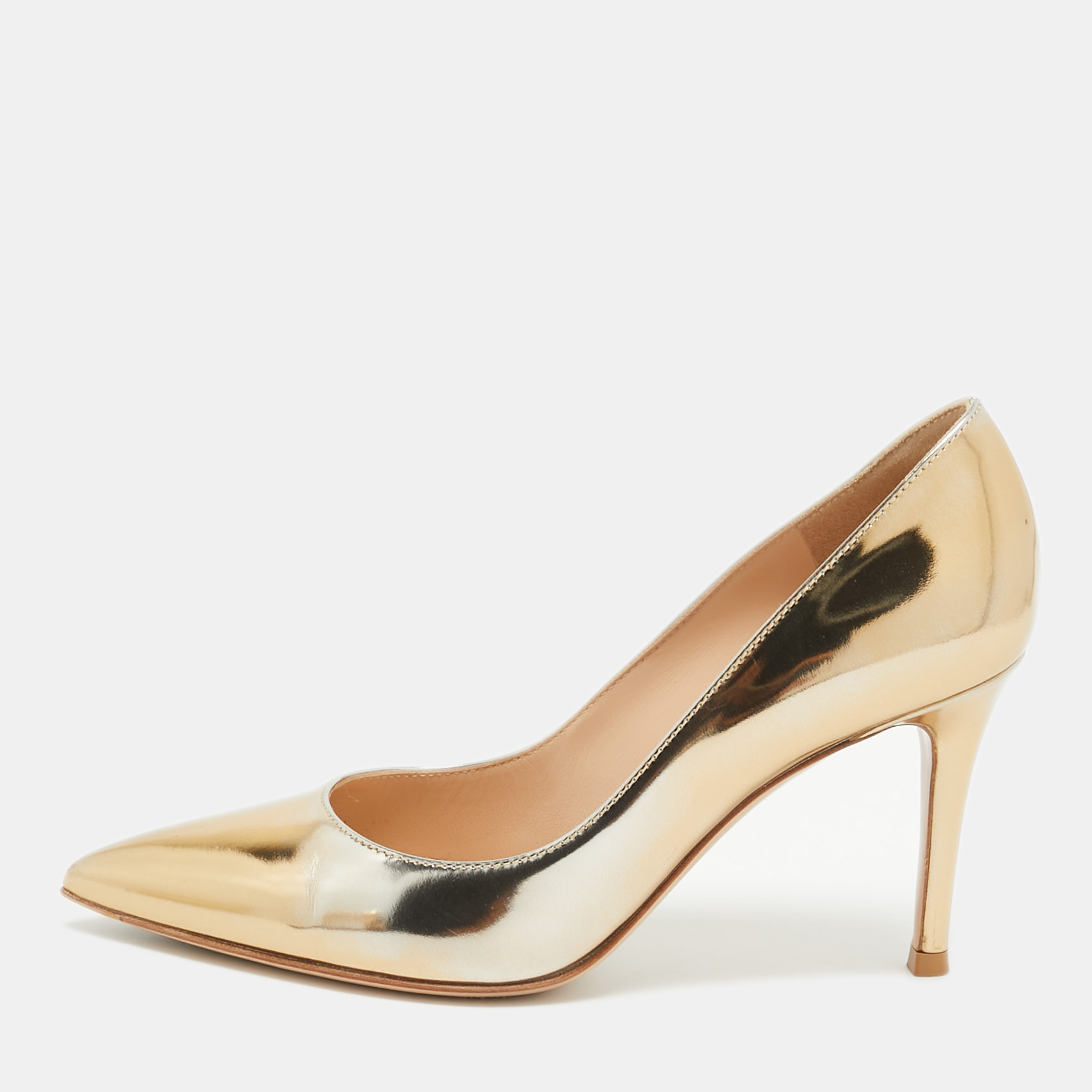 Gianvito Rossi Gold Leather Gianvito Pumps Size 35