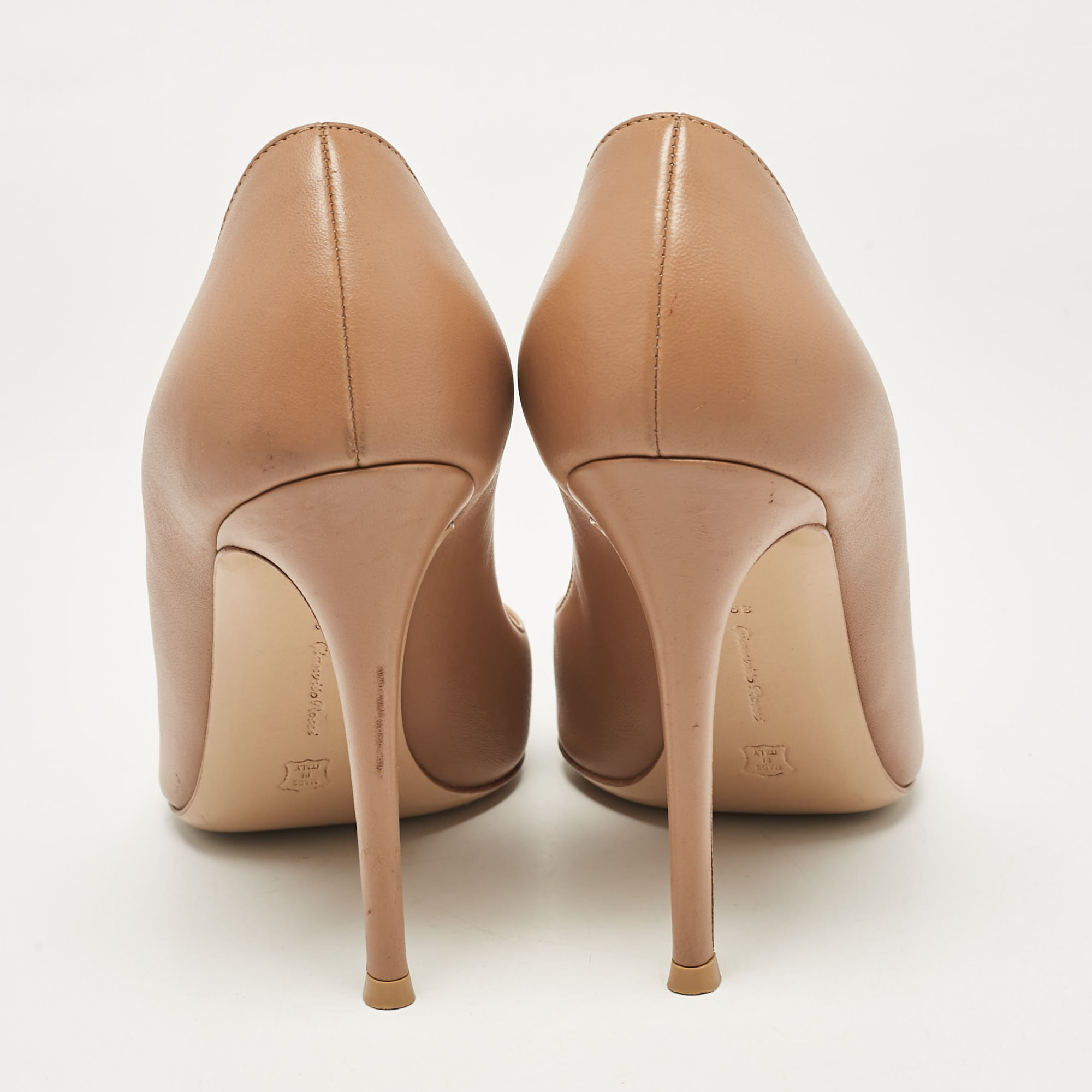 Gianvito Rossi Beige Leather Gianvito Pumps Size 39