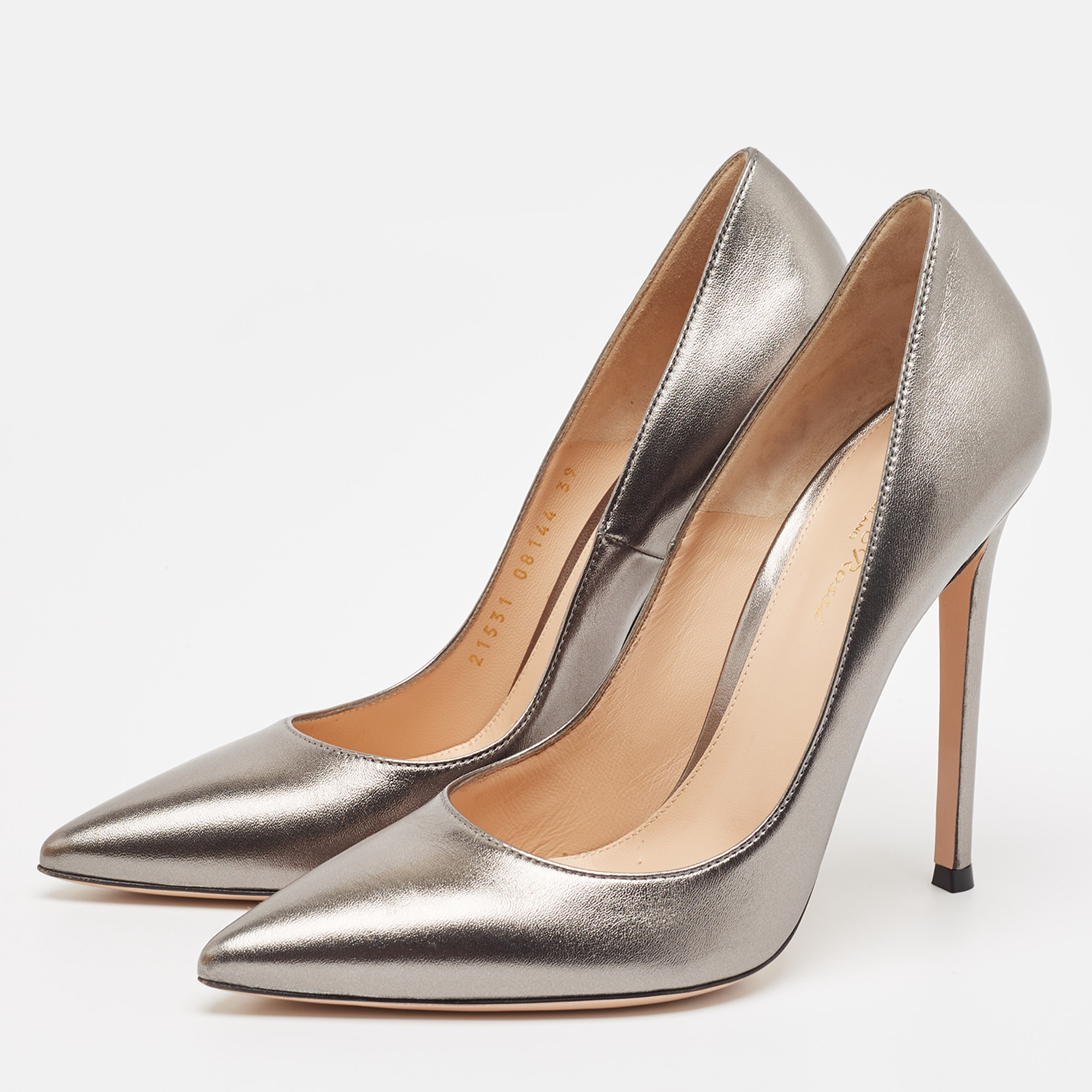 Gianvito Rossi Metallic Grey Leather Pointed Toe Pumps Size 39