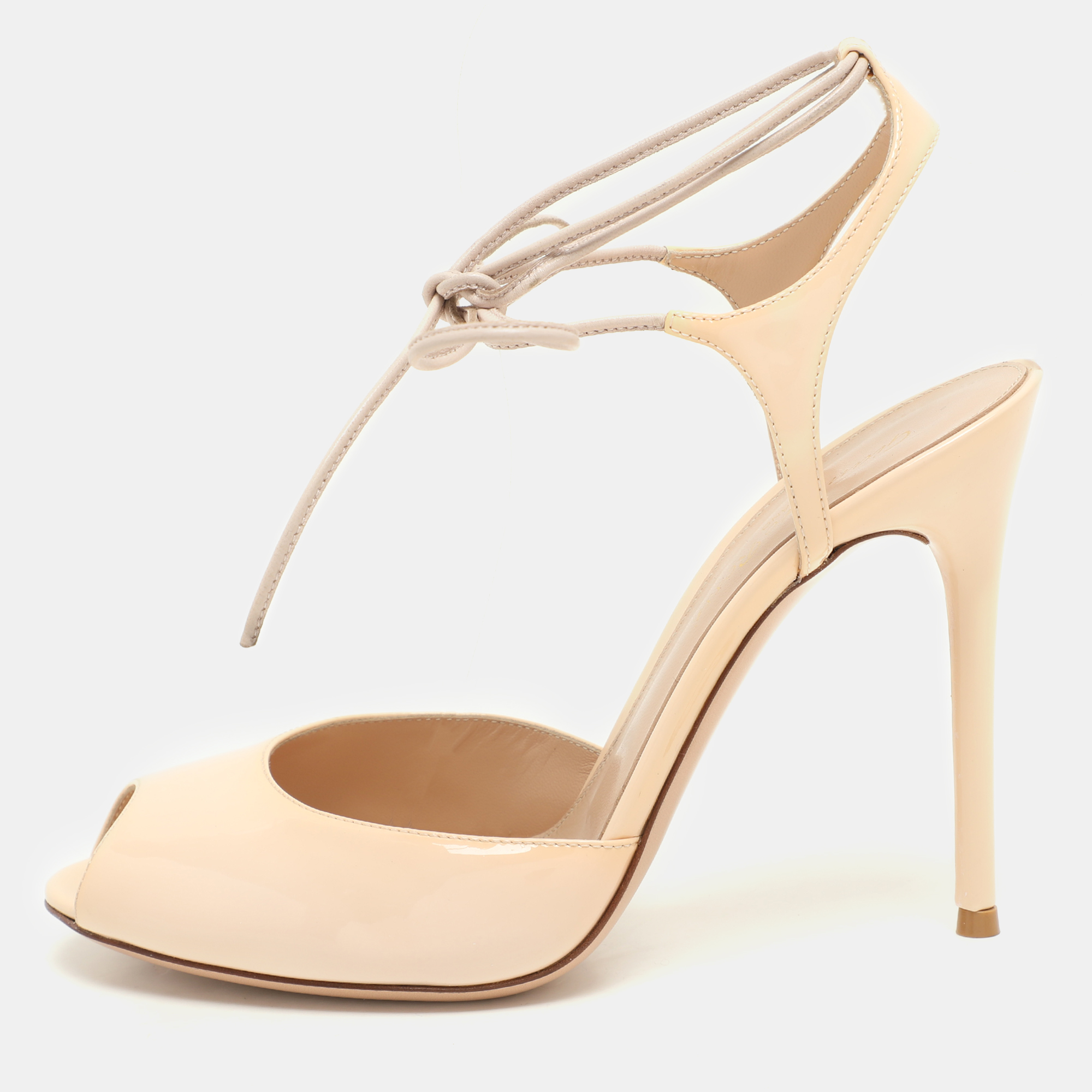 Gianvito Rossi Beige Patent Leather Peep Toe Ankle Strap Sandals Size
Gianvito Rossi Beige Patent Leather Peep Toe Ankle Strap Sandals Size