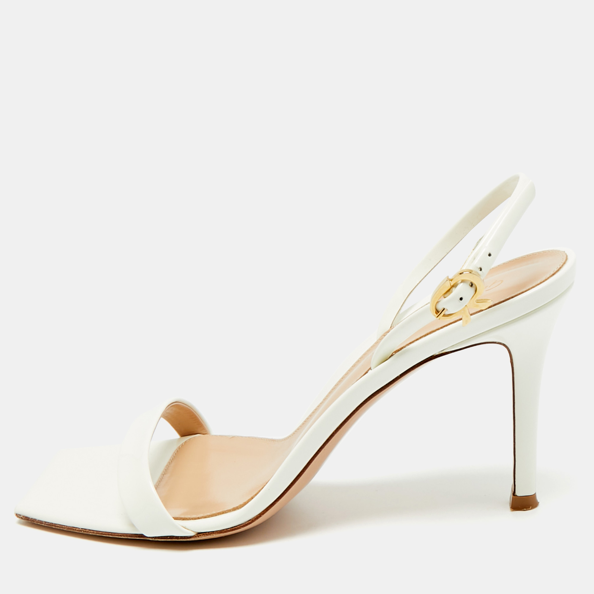 Gianvito Rossi Ribbon Size White Patent Leather Ankle Strap Sandals
Gianvito Rossi Ribbon Size White Patent Leather Ankle Strap Sandals