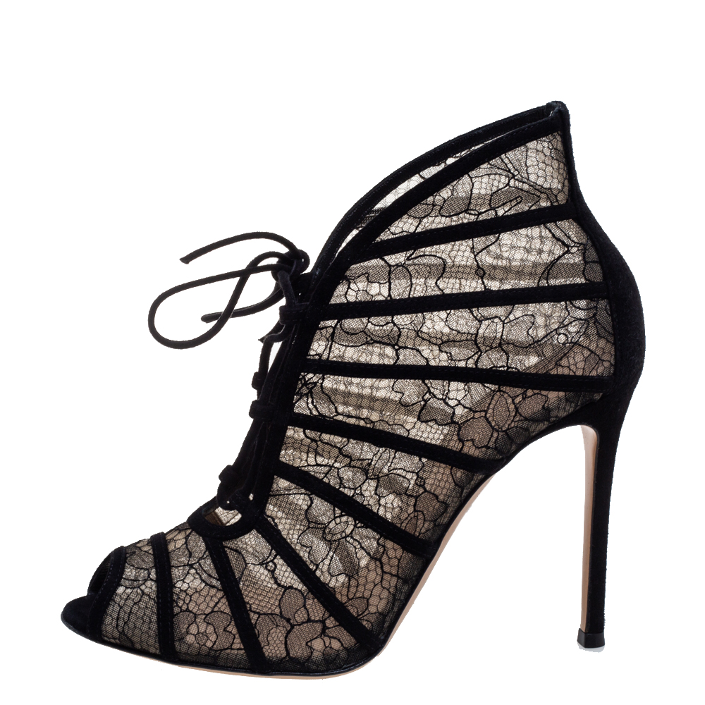 Gianvito Rossi Black Lace and Suede Lace Up Peep Toe Ankle Booties Size Size
Gianvito Rossi Black Lace and Suede Lace Up Peep Toe Ankle Booties Size Size