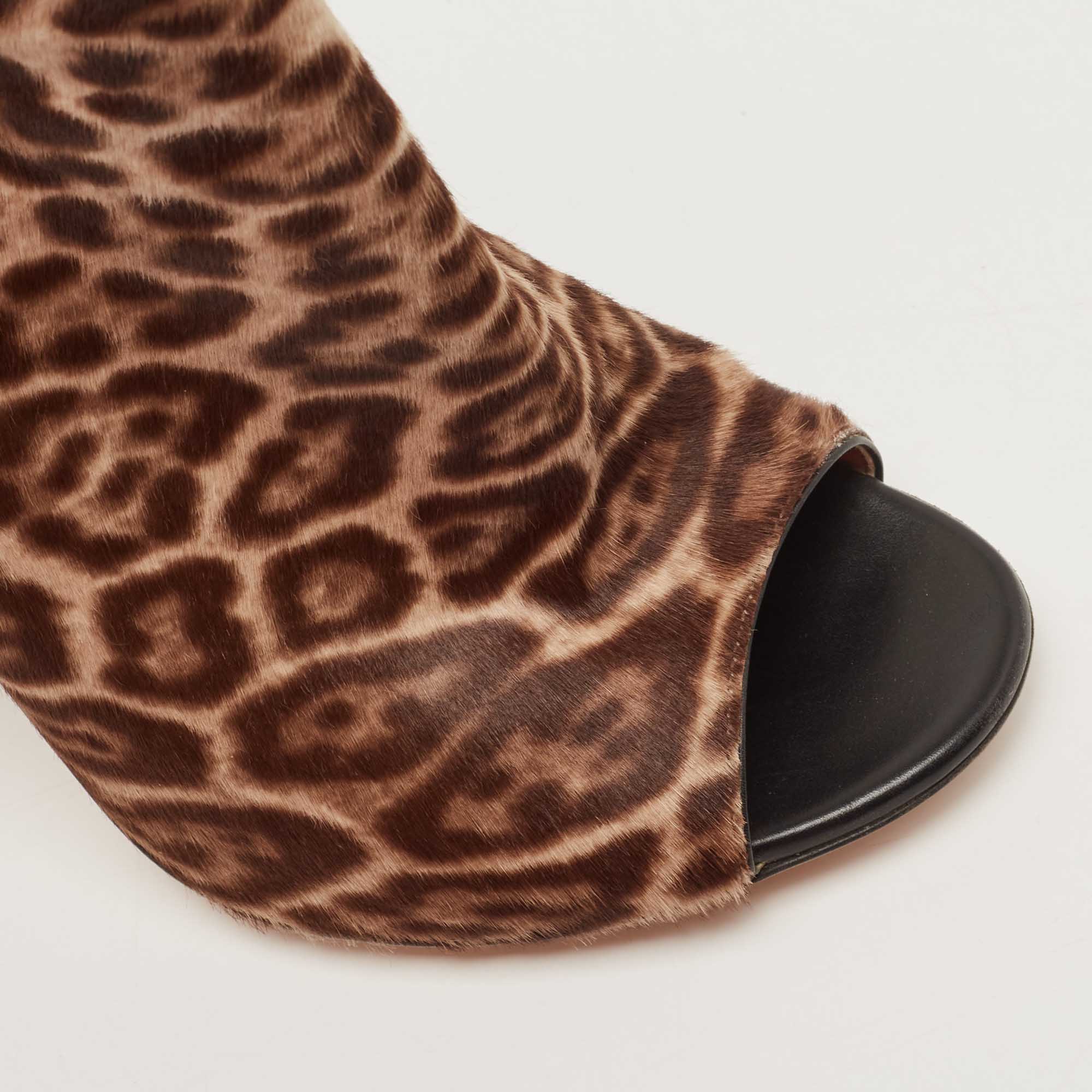 Gianvito Rossi Brown/Beige Calf Hair Peep Toe Ankle Booties Size 37.5