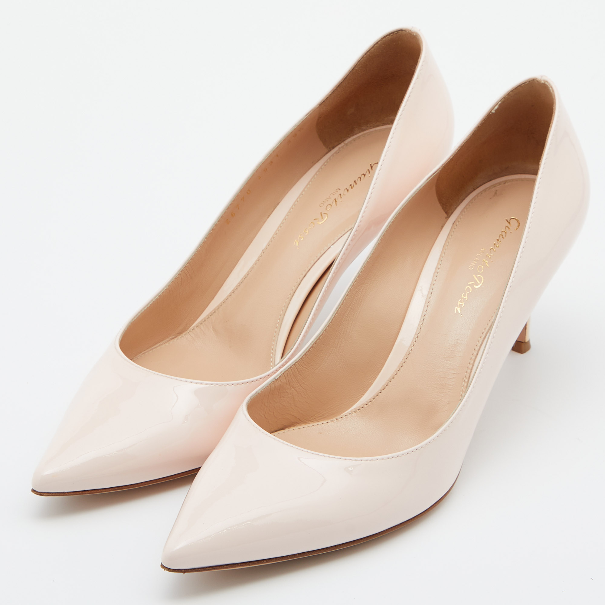 Gianvito Rossi Light Pink Patent Leather Pointed Toe Pumps Size
Gianvito Rossi Light Pink Patent Leather Pointed Toe Pumps Size