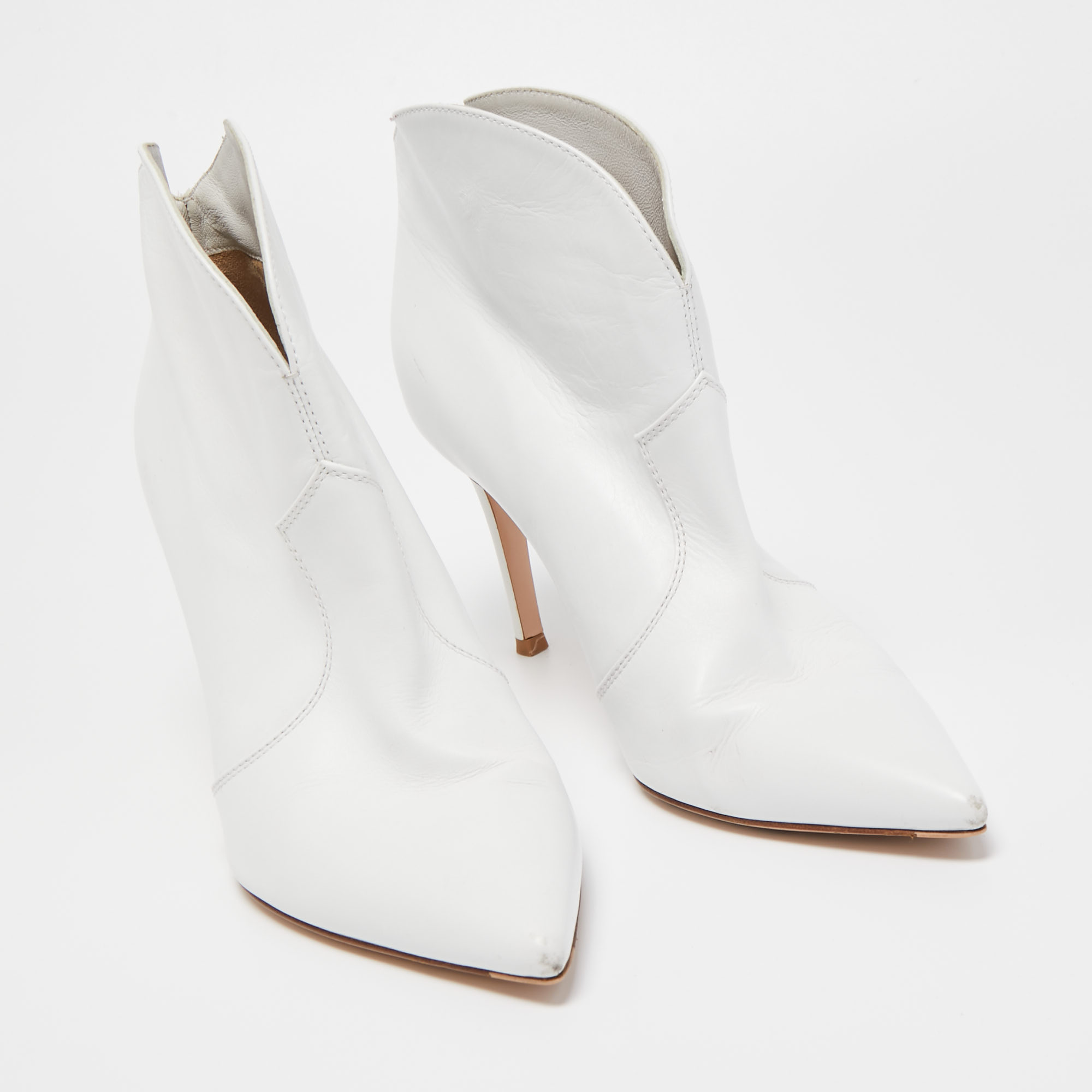 Gianvito Rossi White Leather V-neck Pointed Toe Booties Size 38.5