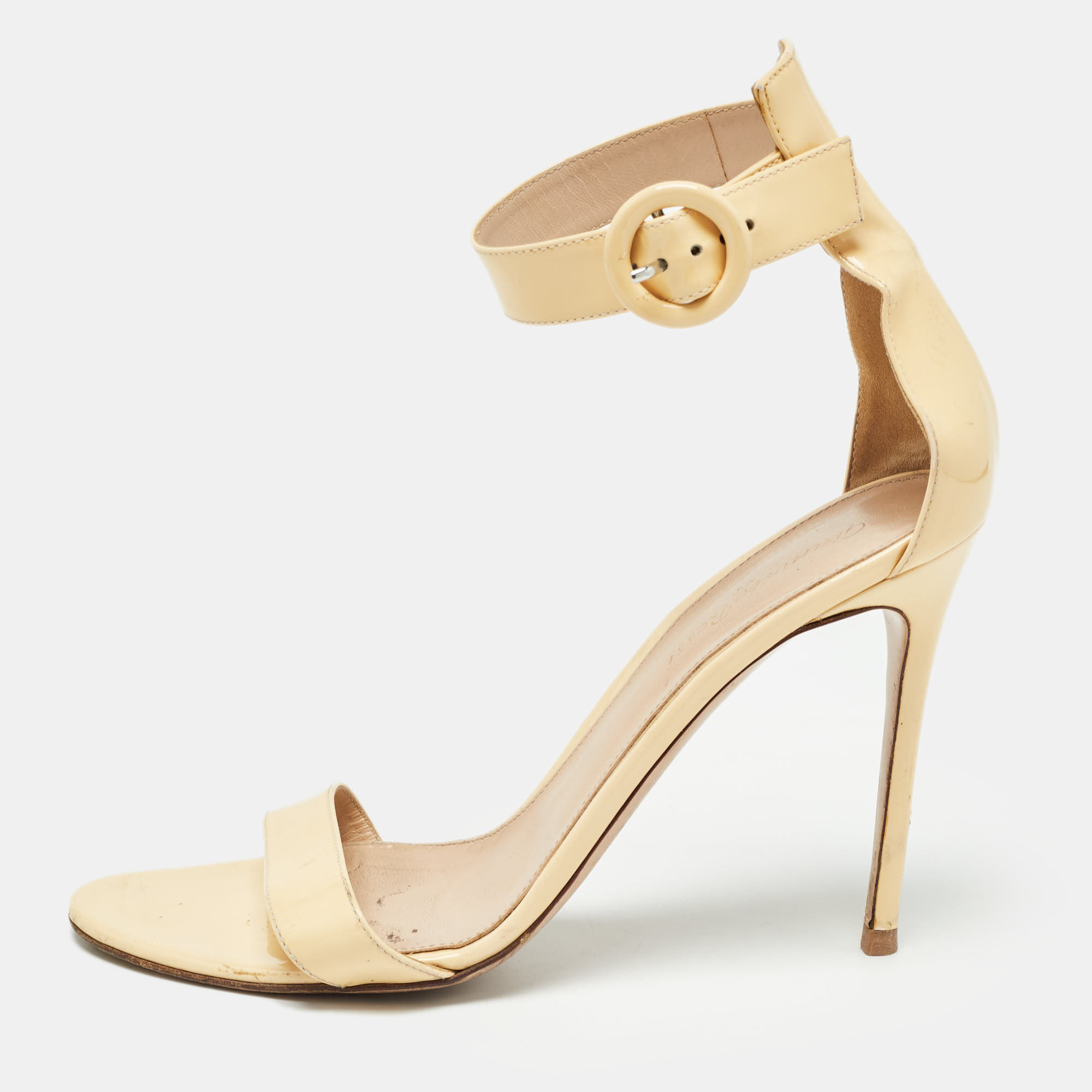 Gianvito rossi beige patent leather portofino sandals size 40