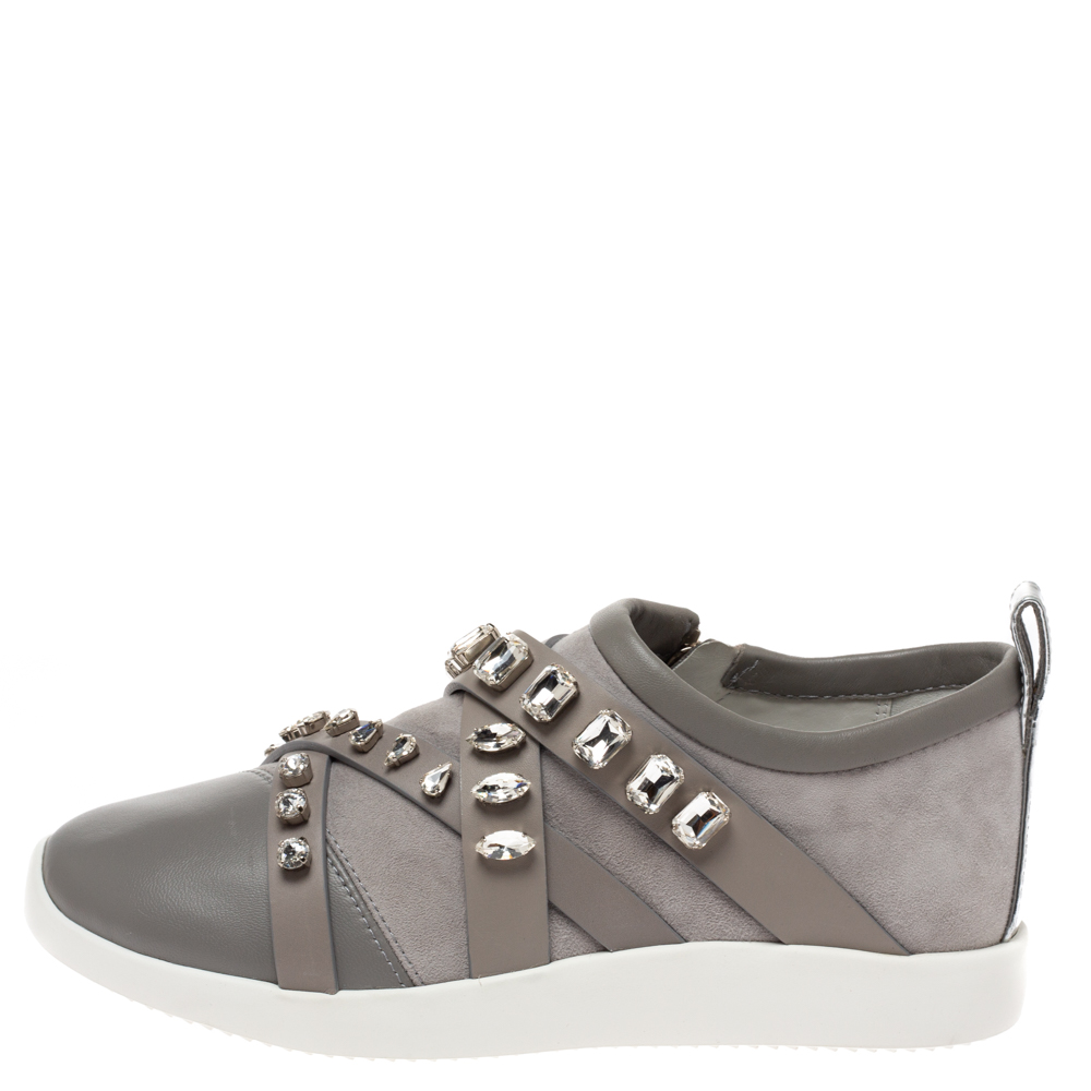 Giuseppe Zanotti Grey Suede Leather Crystal Embellihsed Low Top Sneakers Size
Giuseppe Zanotti Grey Suede Leather Crystal Embellihsed Low Top Sneakers Size