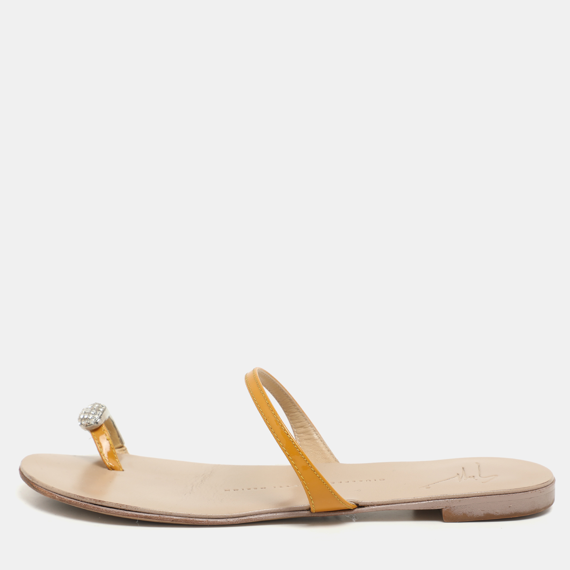 Giuseppe Zanotti Yellow Patent Leather Crystal Embellished Toe Ring Flat Sandals Size 36
Giuseppe Zanotti Yellow Patent Leather Crystal Embellished Toe Ring Flat Sandals Size 36
