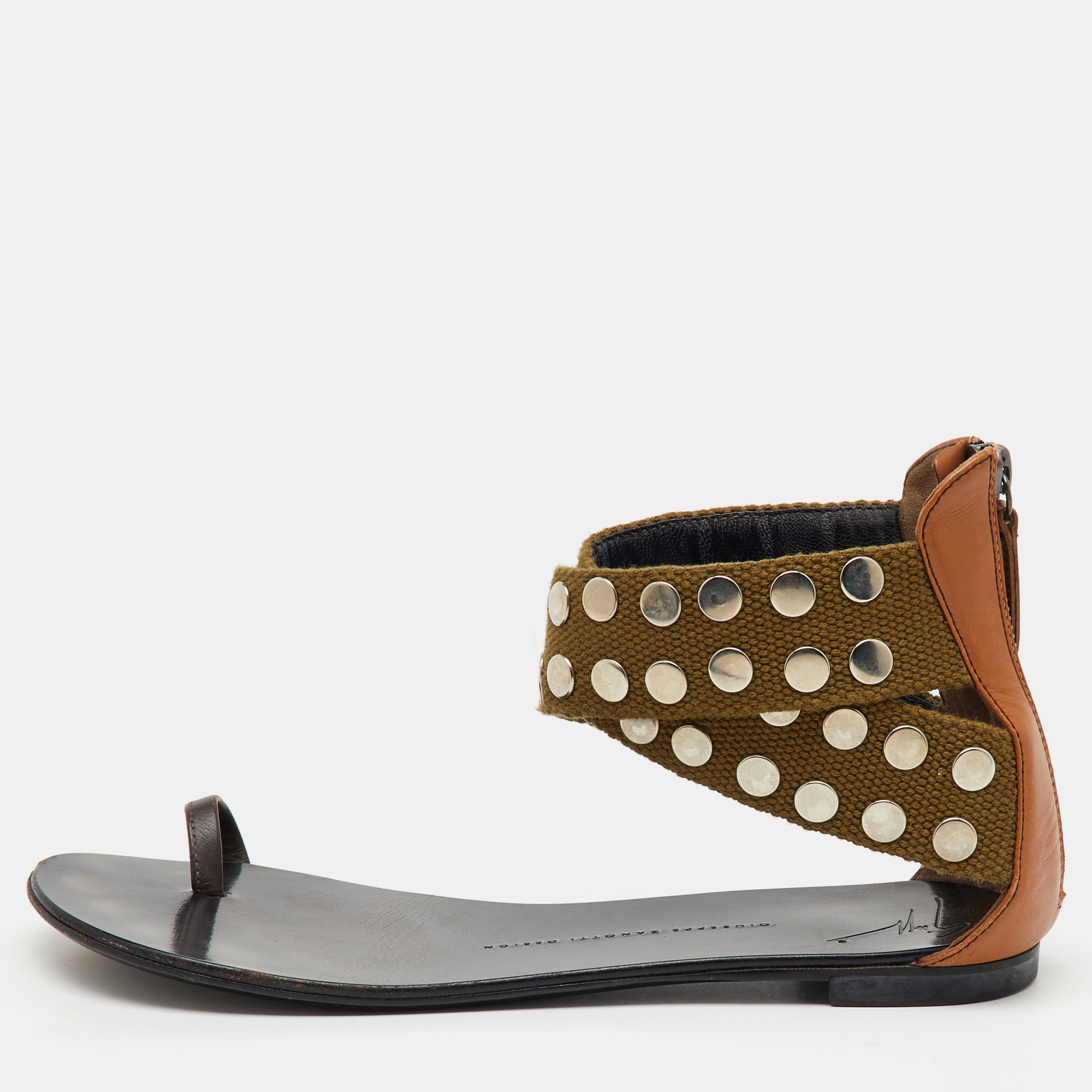 Giuseppe Zanotti Multicolor Studded Canvas and Leather Toe Ring Flat Sandals Size
Giuseppe Zanotti Multicolor Studded Canvas and Leather Toe Ring Flat Sandals Size