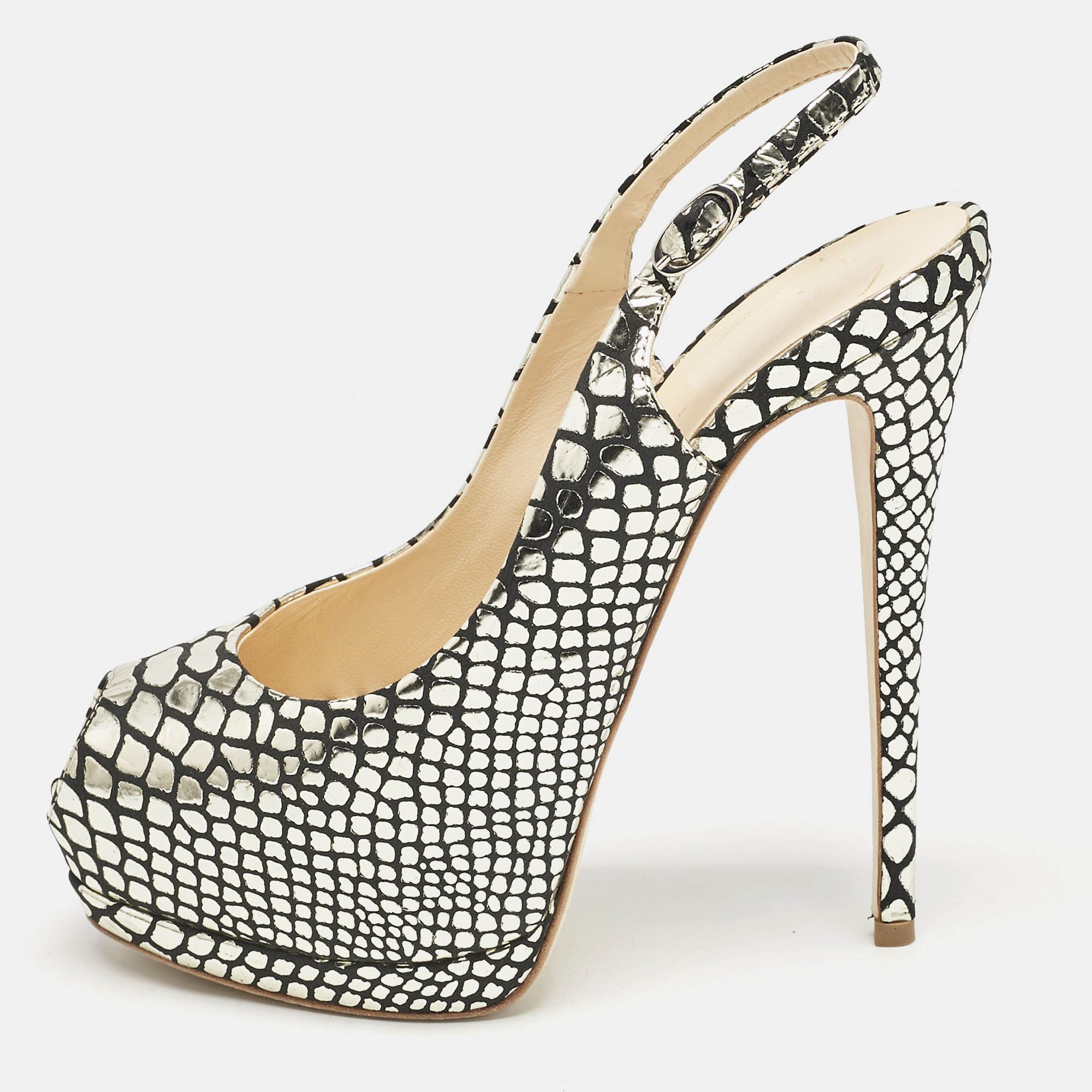 Giuseppe Zanotti Gold/Black Python Embossed Leather Sharon Platform Pumps Size
Giuseppe Zanotti Gold/Black Python Embossed Leather Sharon Platform Pumps Size