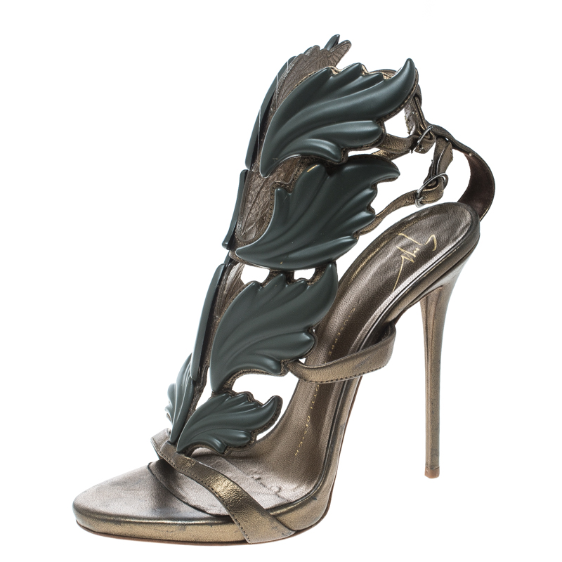 Giuseppe zanotti olive green leather argent metal wing embellished strappy sandals size 37