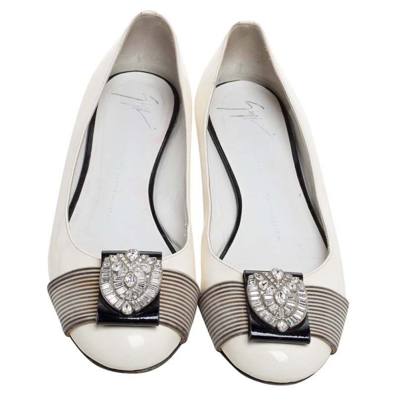 Giuseppe Zanotti White Patent Leather And Striped Fabric Crystal Embellished Ballet Flats Size 38