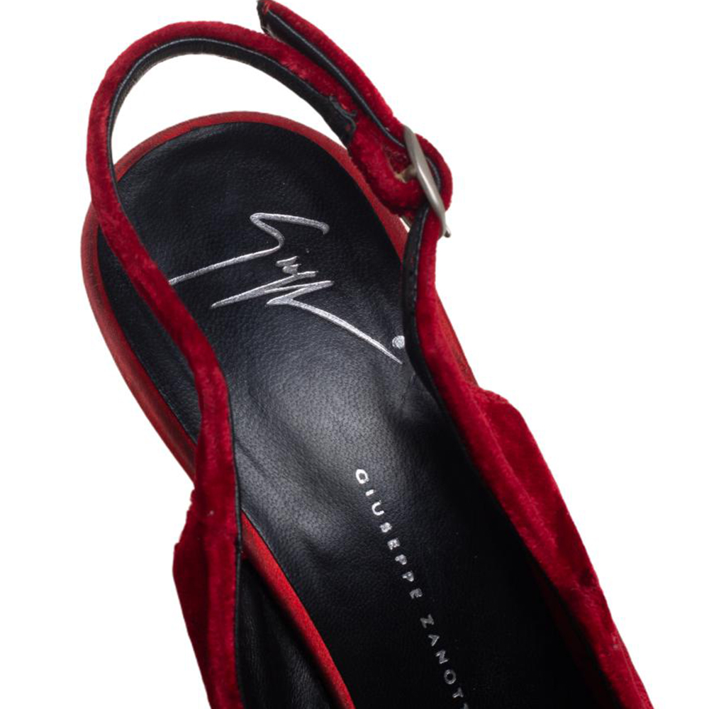 Giuseppe Zanotti Red Velvet  Peep Toe Slingback Platform Sandals Size 38.5