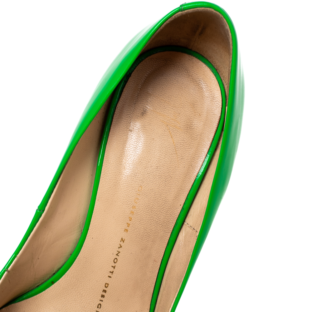 Giuseppe Zanotti Green Patent Leather  Pointed Toe Pumps Size 39
