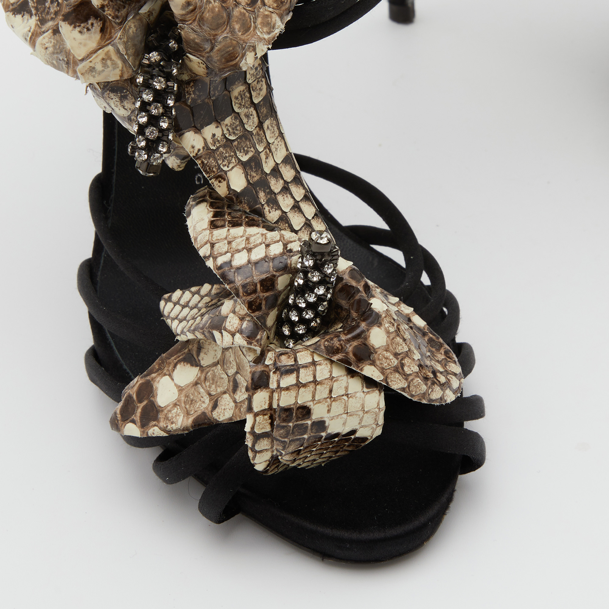 Giuseppe Zanotti Black/Beige Satin And Python Leather Flower Applique Ankle Strap Sandals Size 38.5