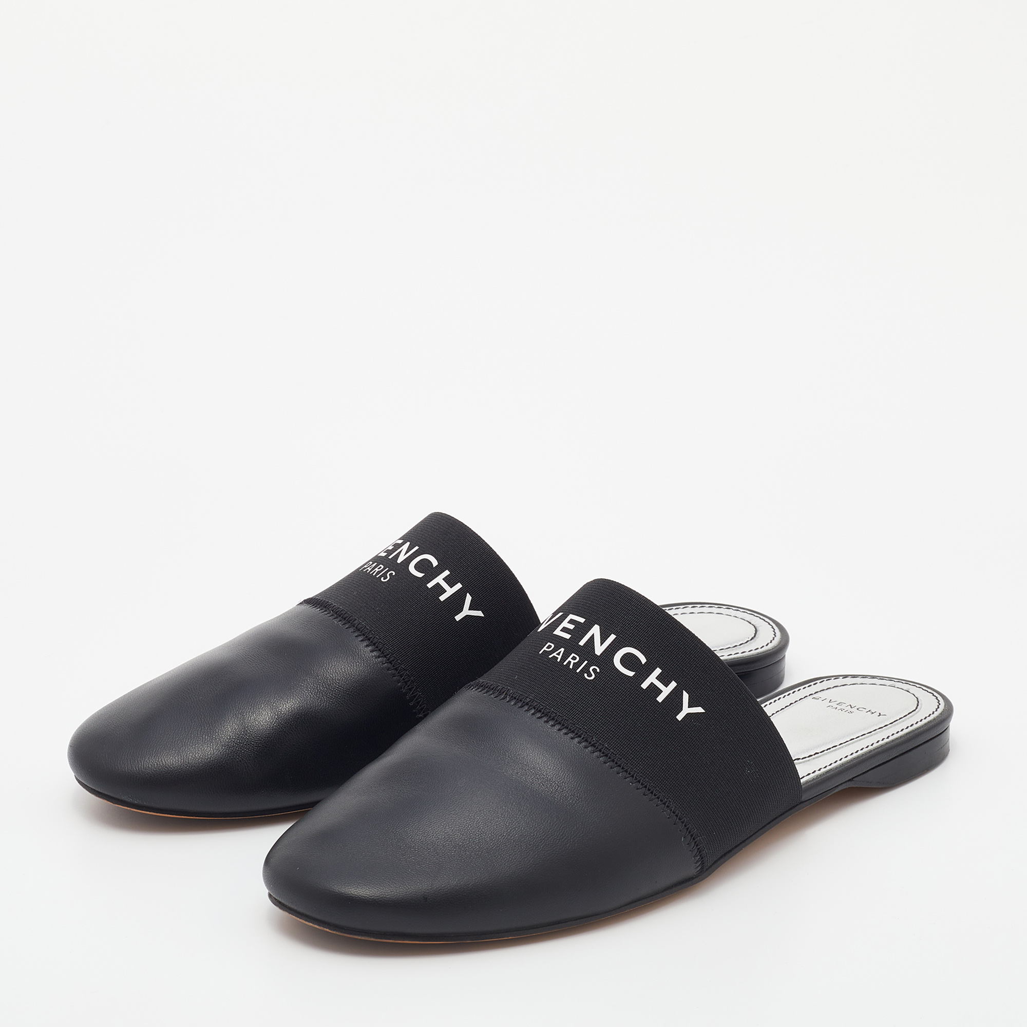 

Givenchy Black Leather Bedford Flat Mules Size
