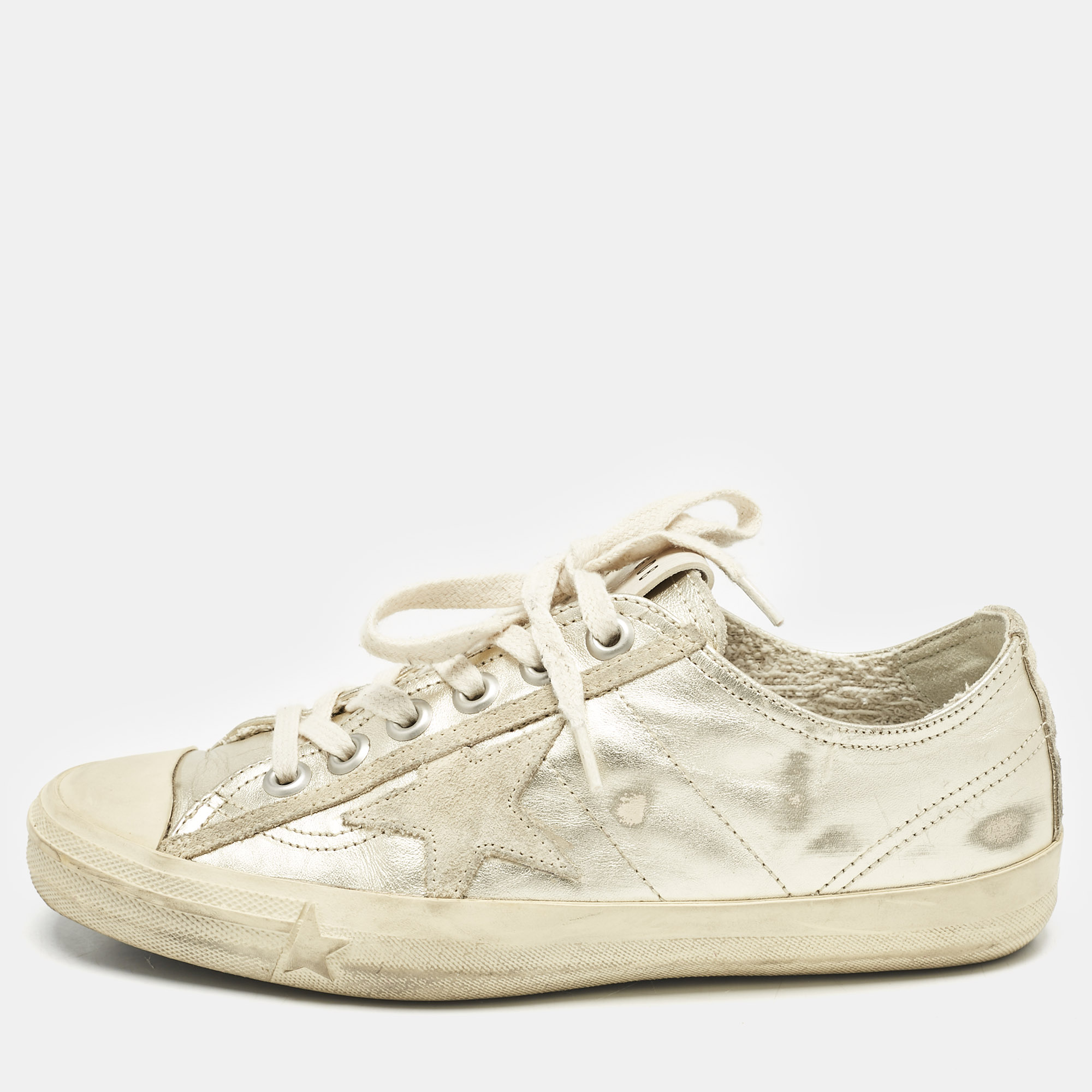 Golden Goose Gold Leather and Suede Super Star Sneakers Size, Multicolor
Golden Goose Gold Leather and Suede Super Star Sneakers Size, Multicolor