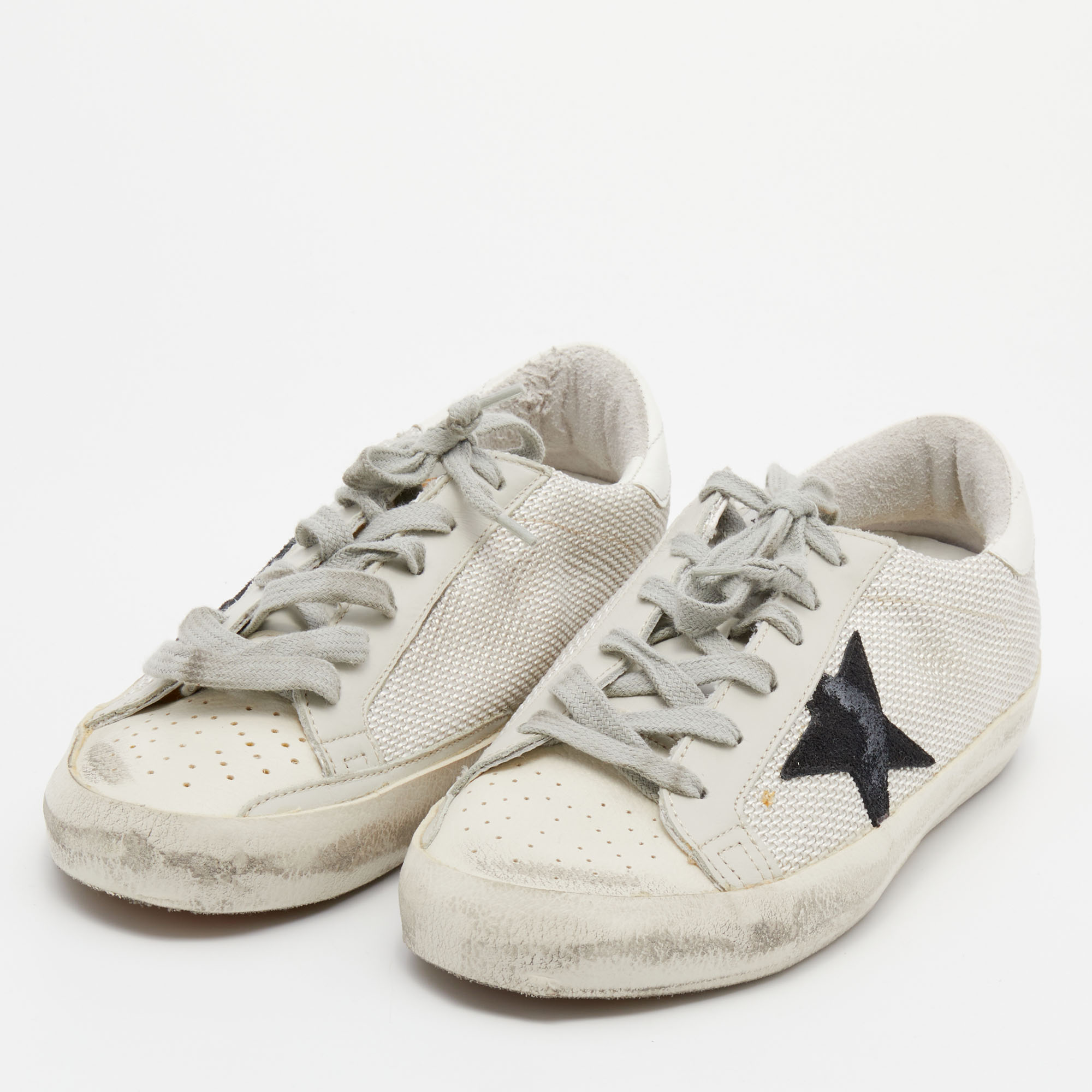 Golden Goose Off White/Grey Woven Fabric And Leather Superstar Sneakers Size
Golden Goose Off White/Grey Woven Fabric And Leather Superstar Sneakers Size