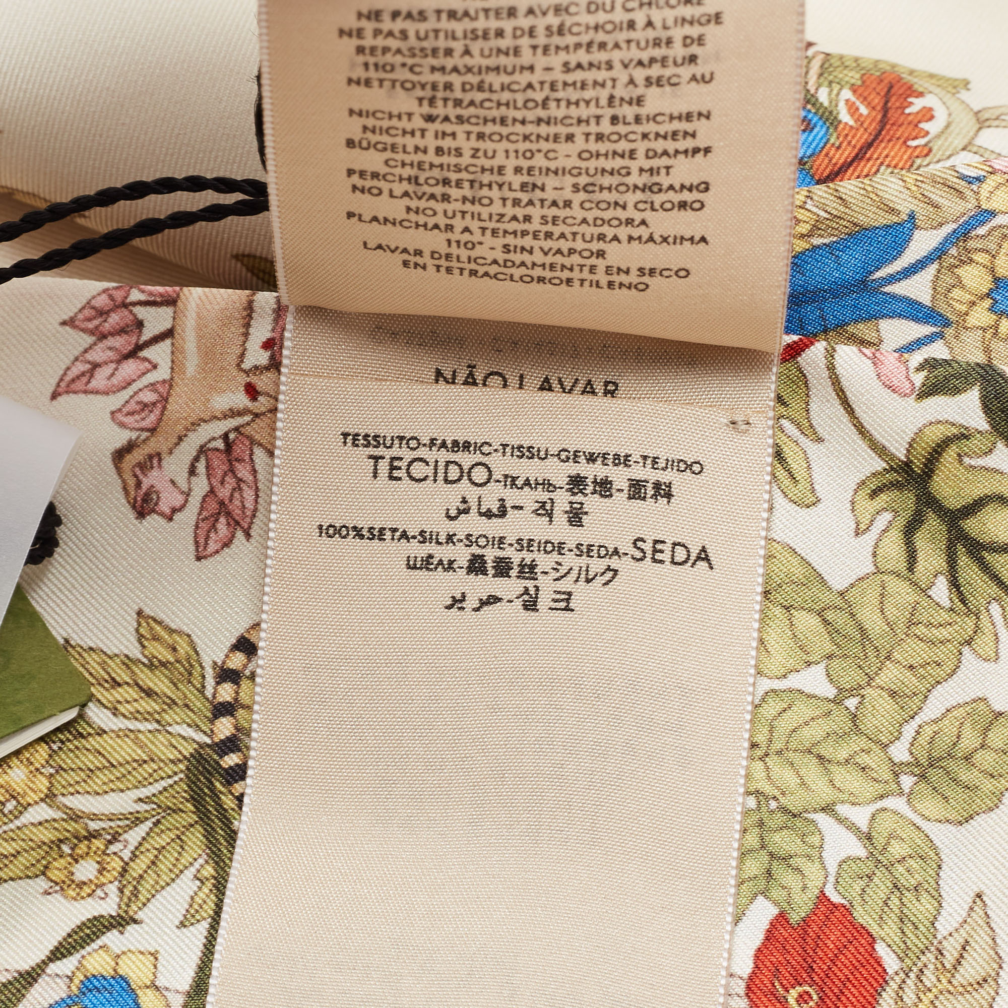 Gucci 100 Cream Flora Printed Silk Stole