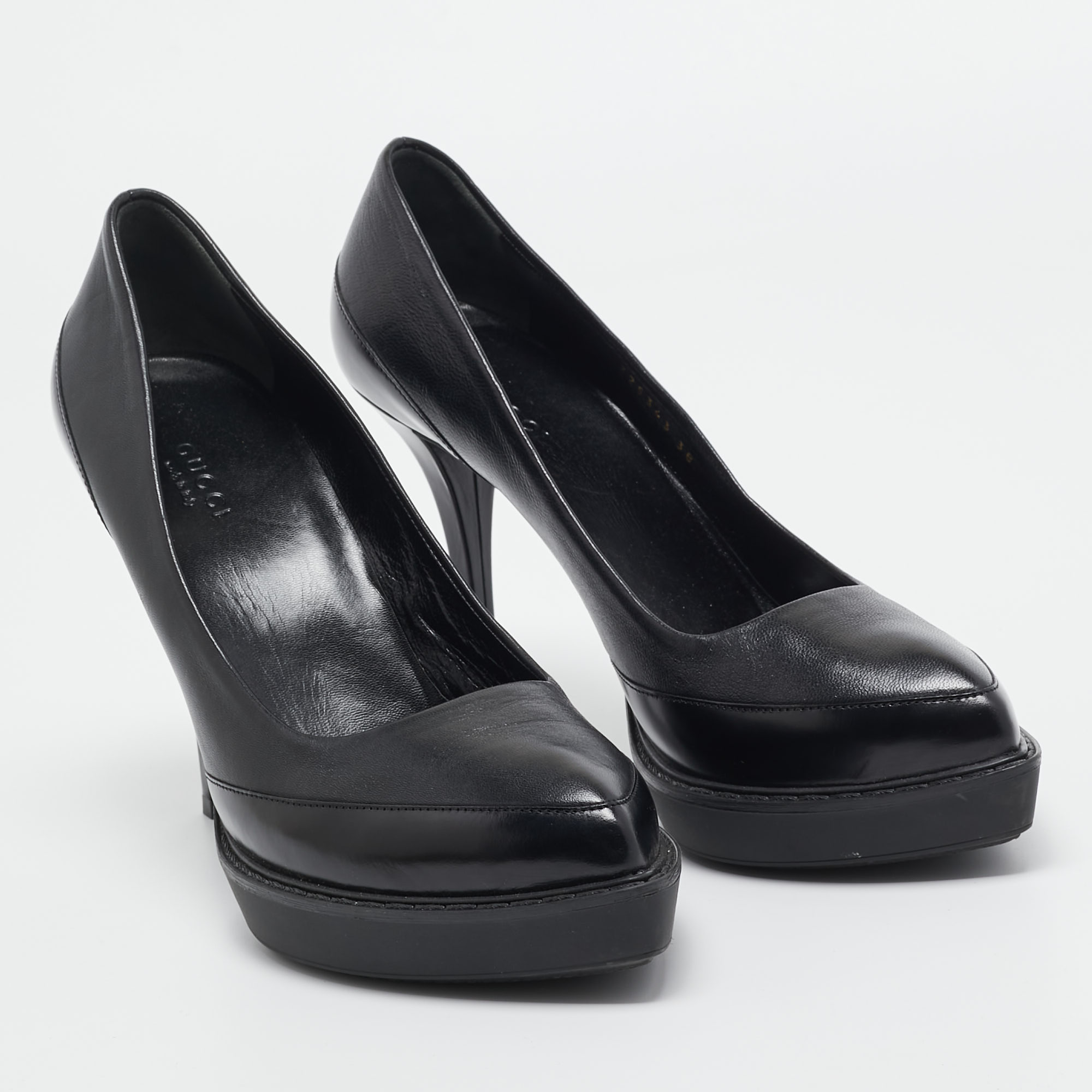 Gucci Black Leather Pointed Toe Pumps Size 38