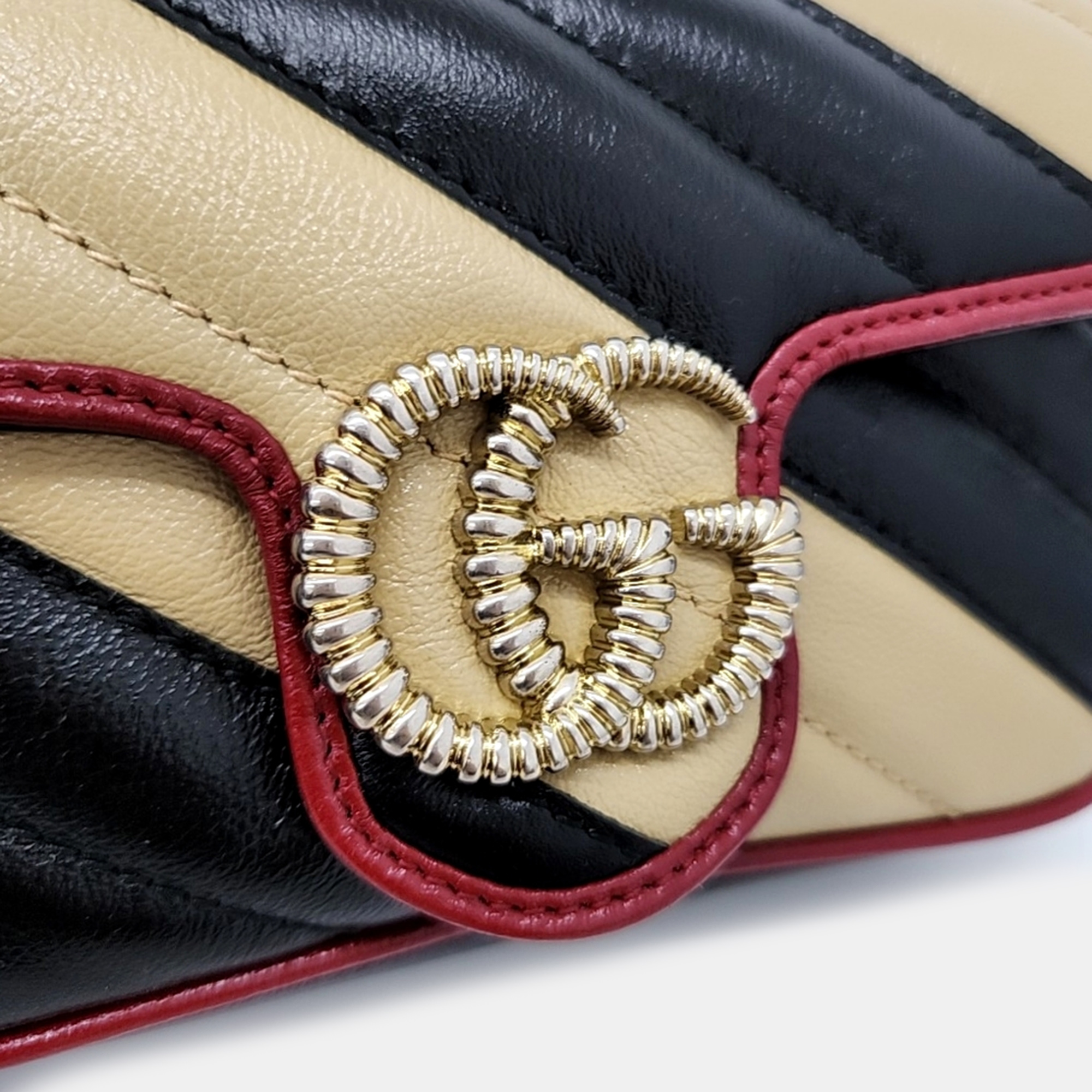 Gucci GG Marmont Super Mini Crossbody Bag