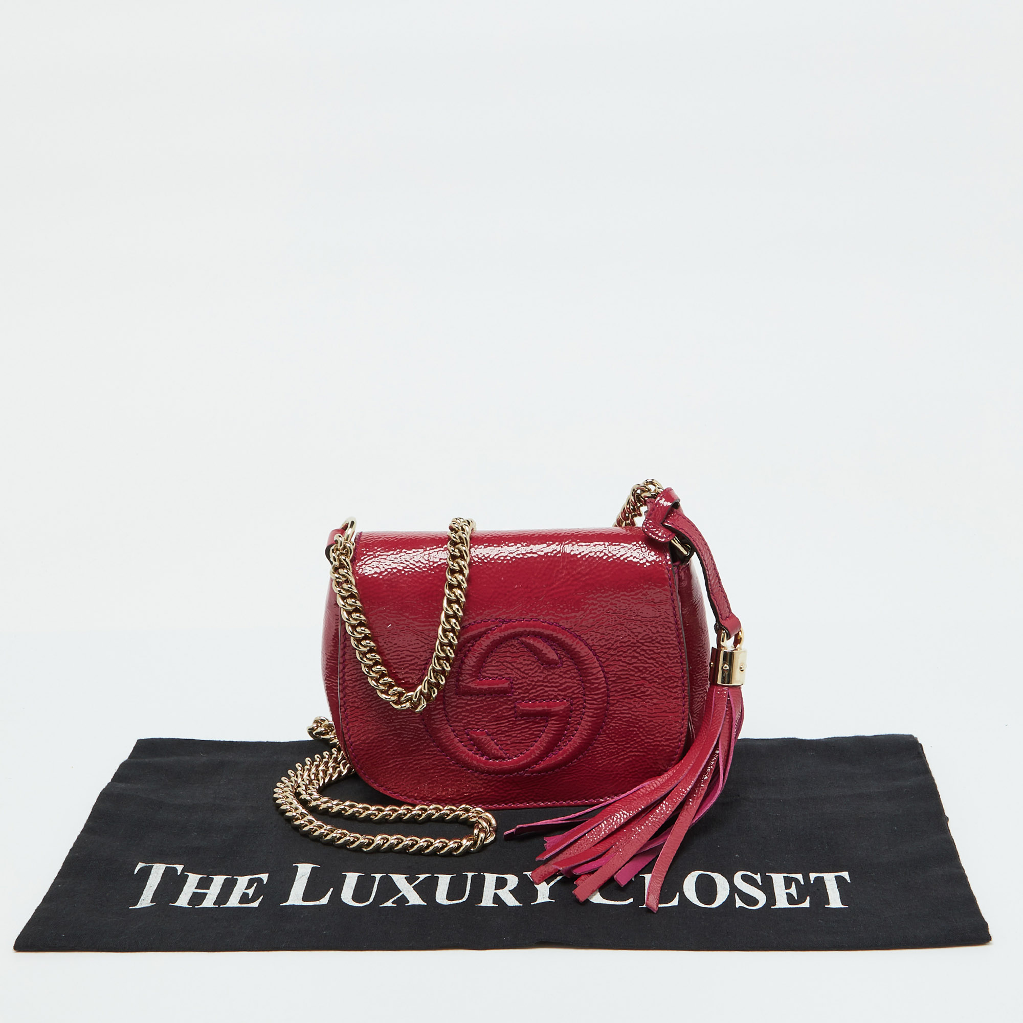 Gucci Fuchsia Patent Leather Soho Flap Chain Crossbody Bag