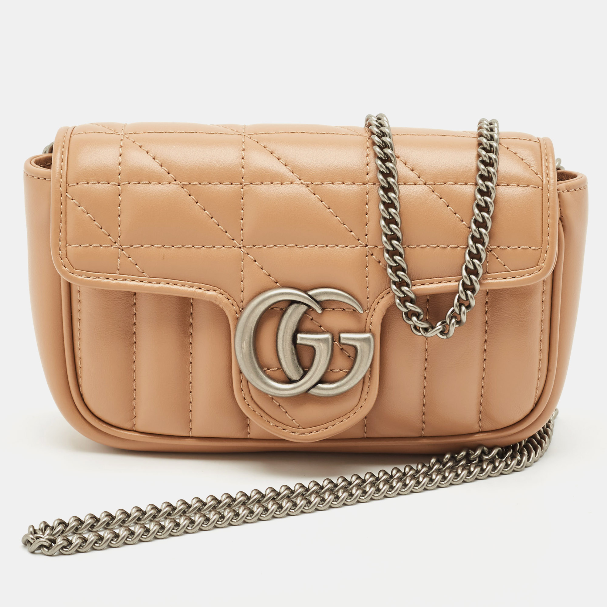 Gucci Beige Matelassé Leather Super Mini Aria GG Marmont Shoulder Bag
Gucci Beige Matelassé Leather Super Mini Aria GG Marmont Shoulder Bag