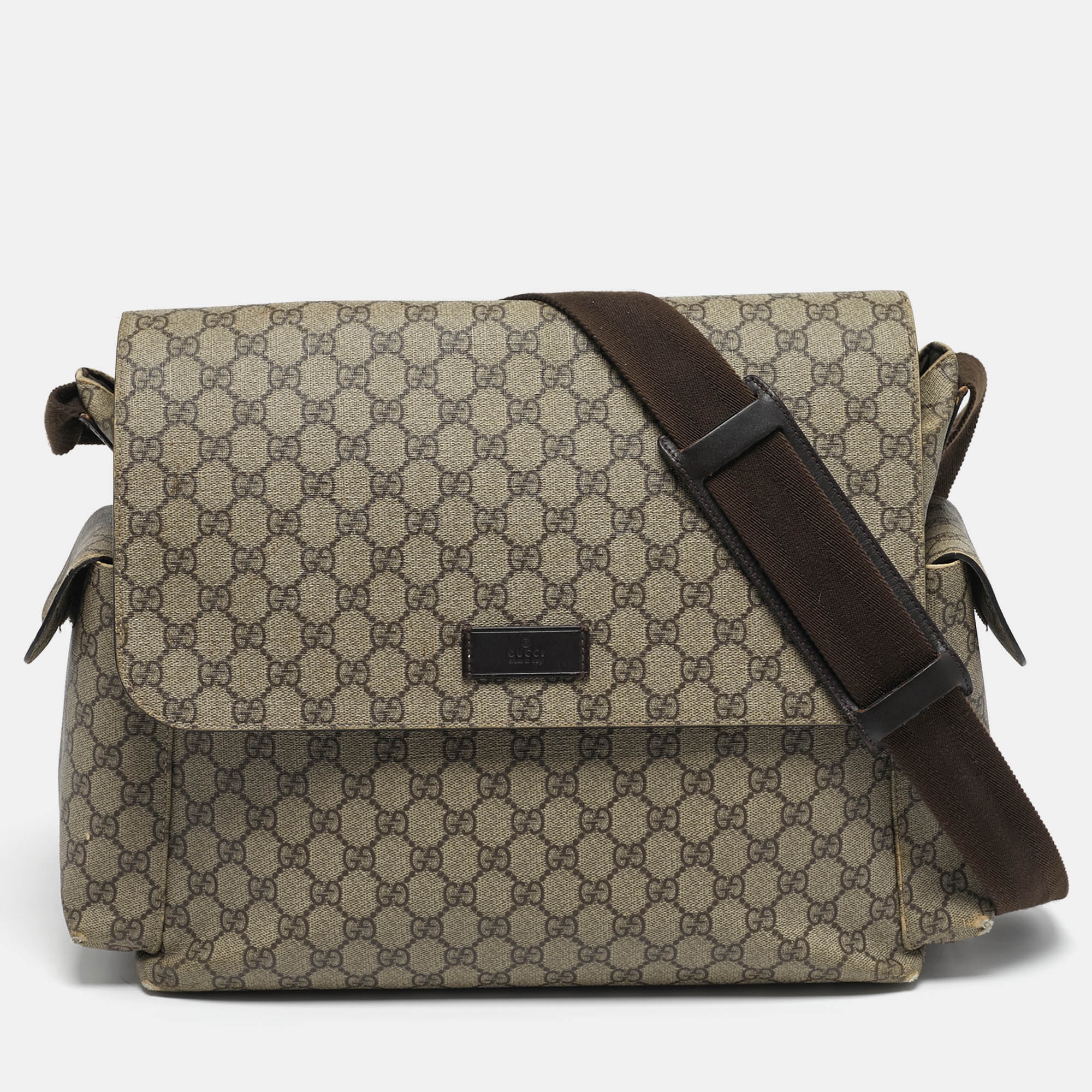 Gucci Diaper Beige/Brown GG Supreme Canvas and Leather Messenger Bag
Gucci Diaper Beige/Brown GG Supreme Canvas and Leather Messenger Bag