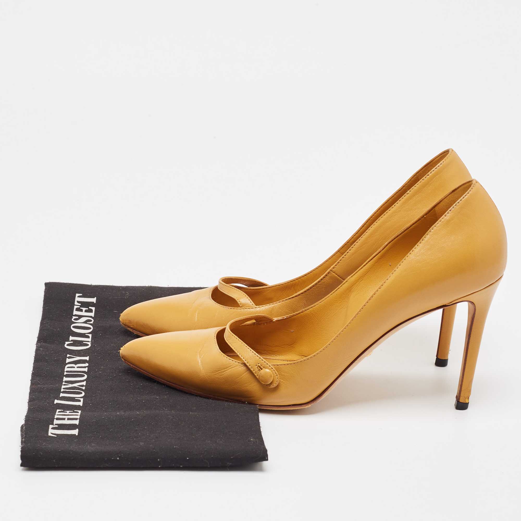 Gucci Leather Mustard Yellow Leather Pointed Toe Pumps Size 38.5