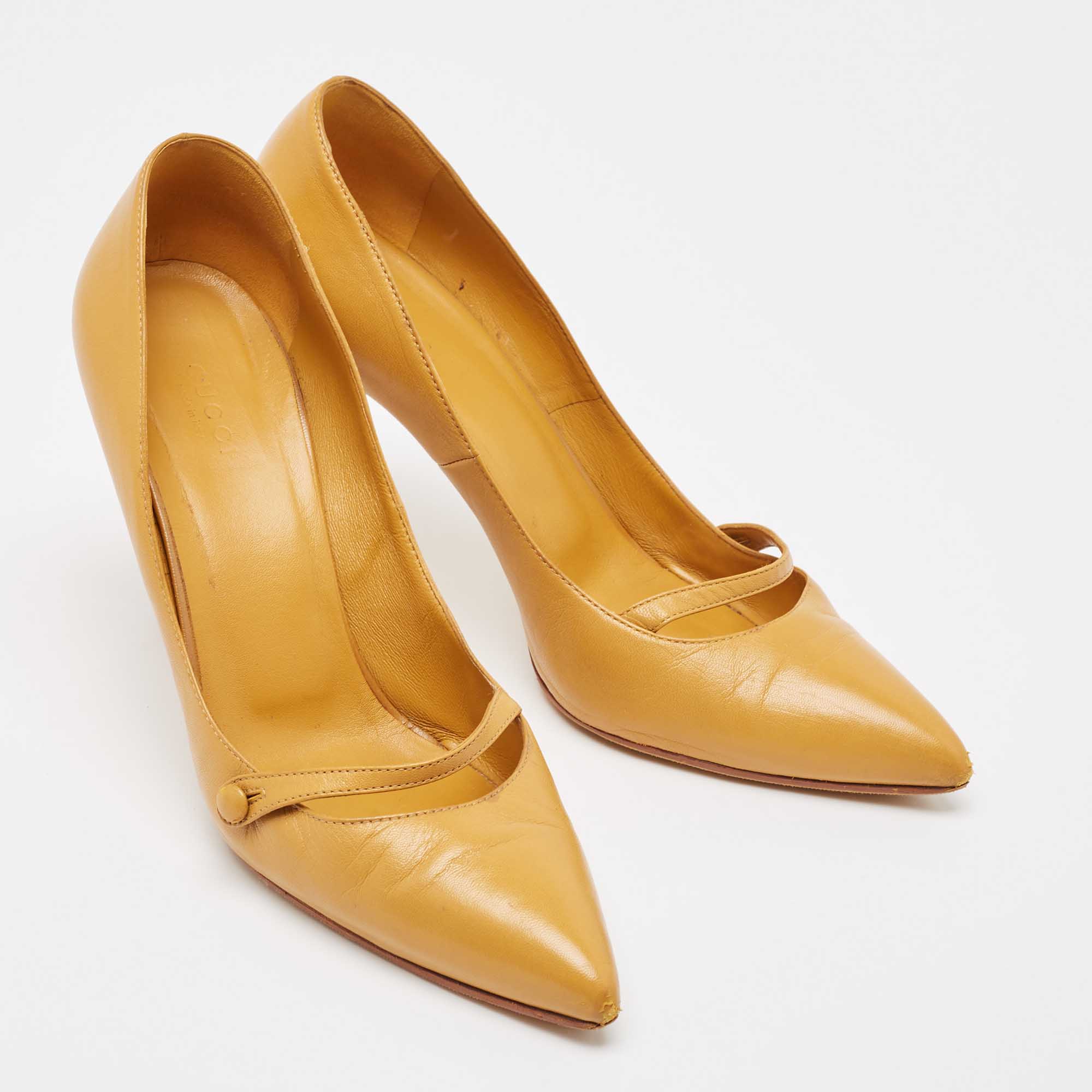 Gucci Leather Mustard Yellow Leather Pointed Toe Pumps Size 38.5