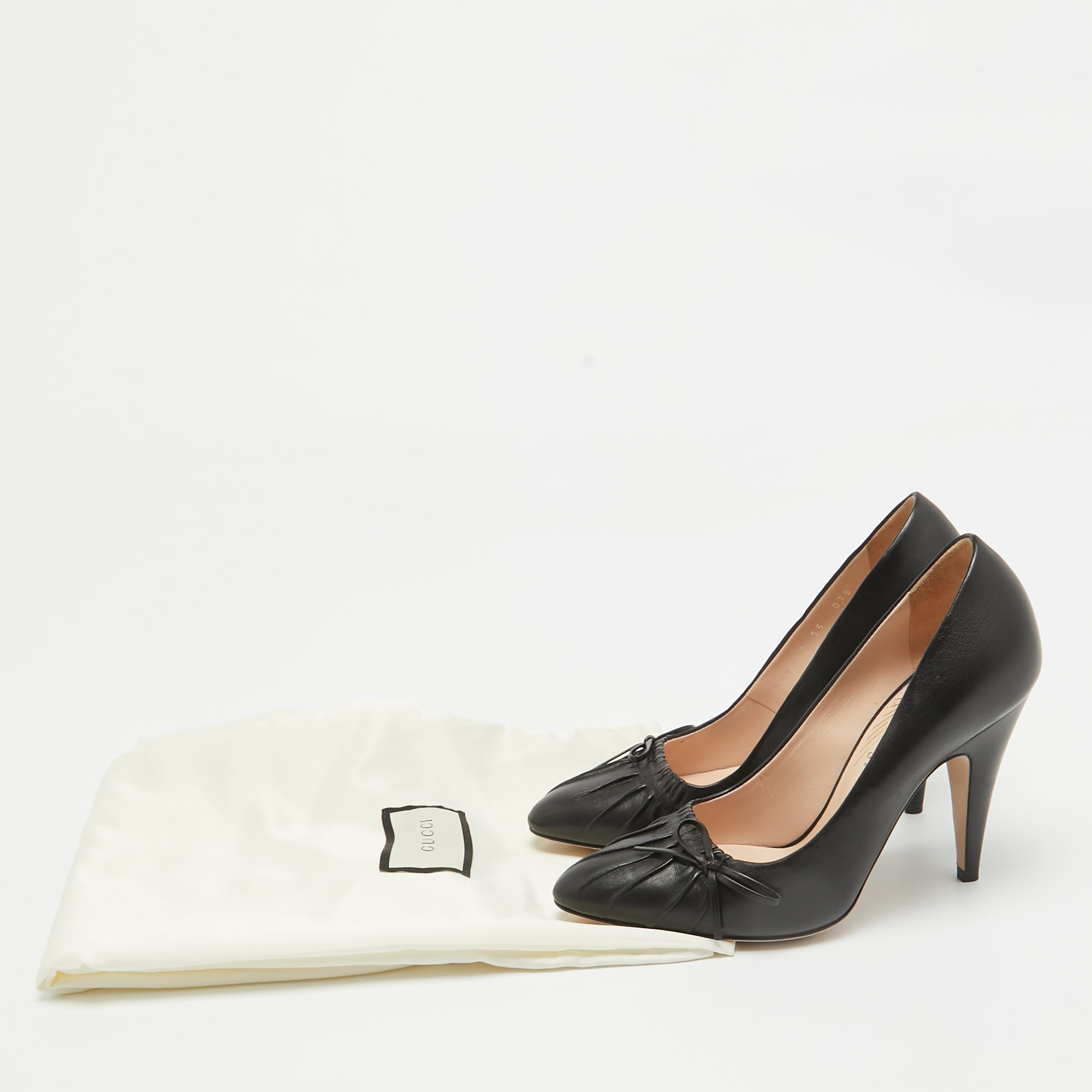 Gucci Black Leather Bow Detail Pumps 35