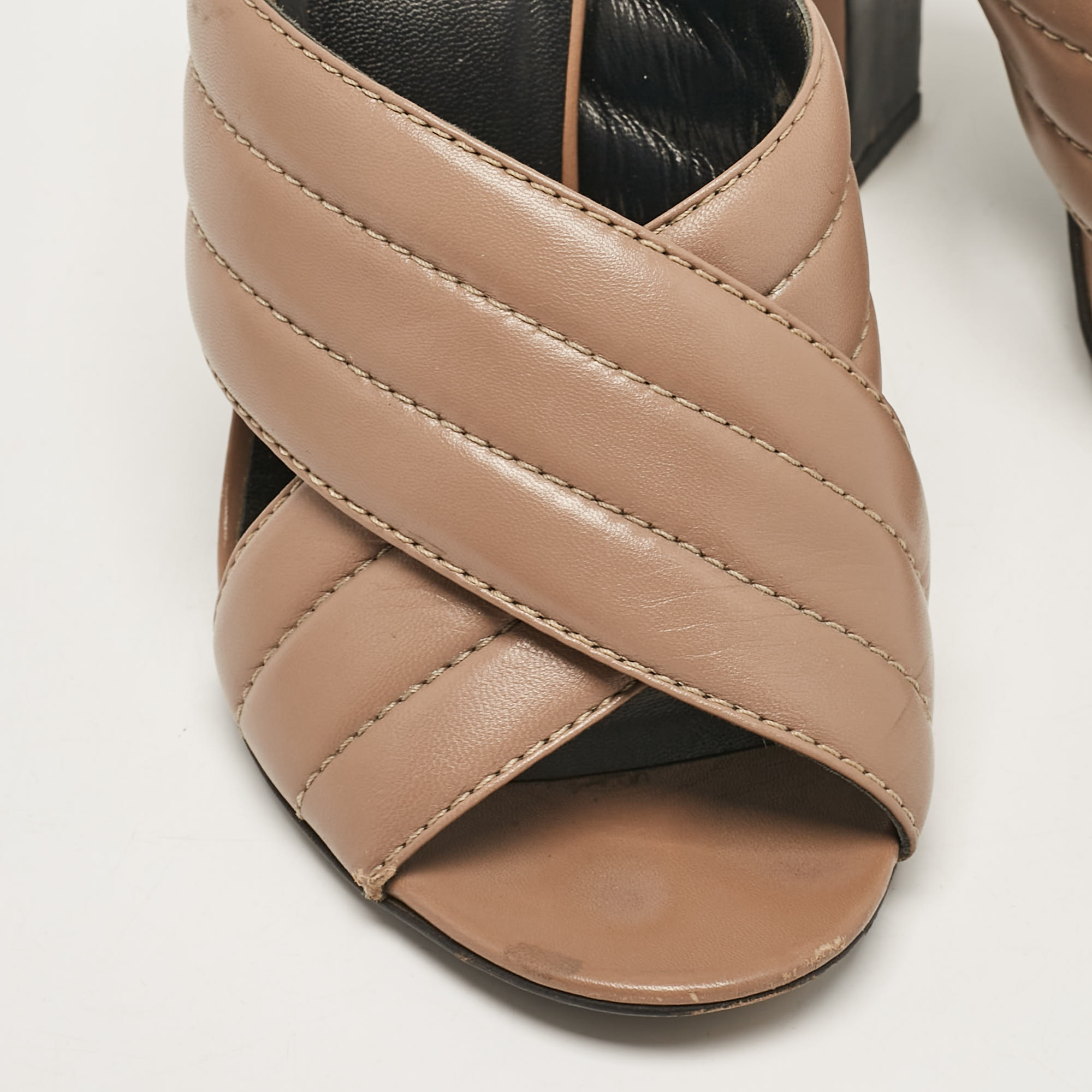 Gucci Beige Quilted Leather Webby Slide Sandals Size 40