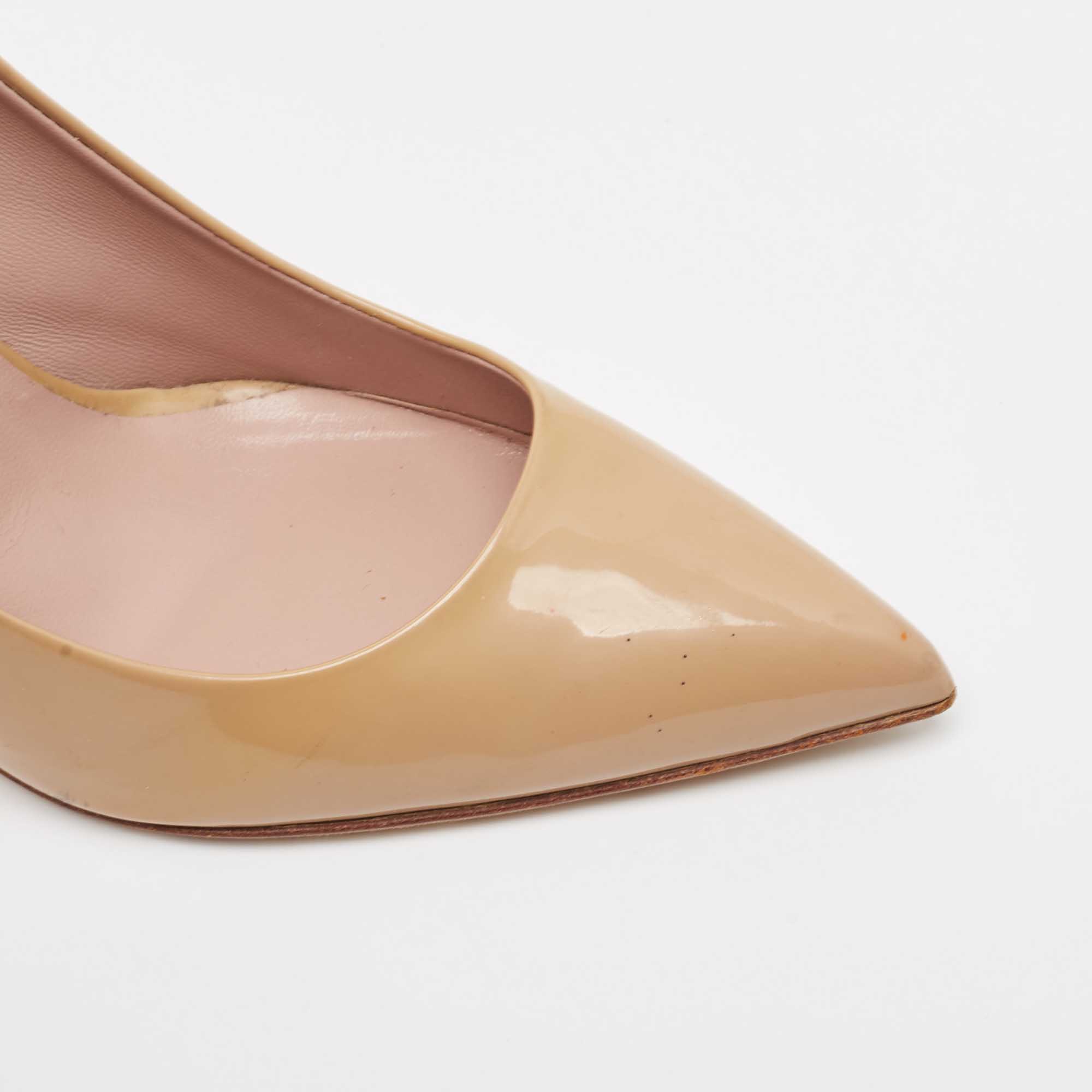 Gucci Beige Patent Leather Pointed Toe Pumps Size 37.5