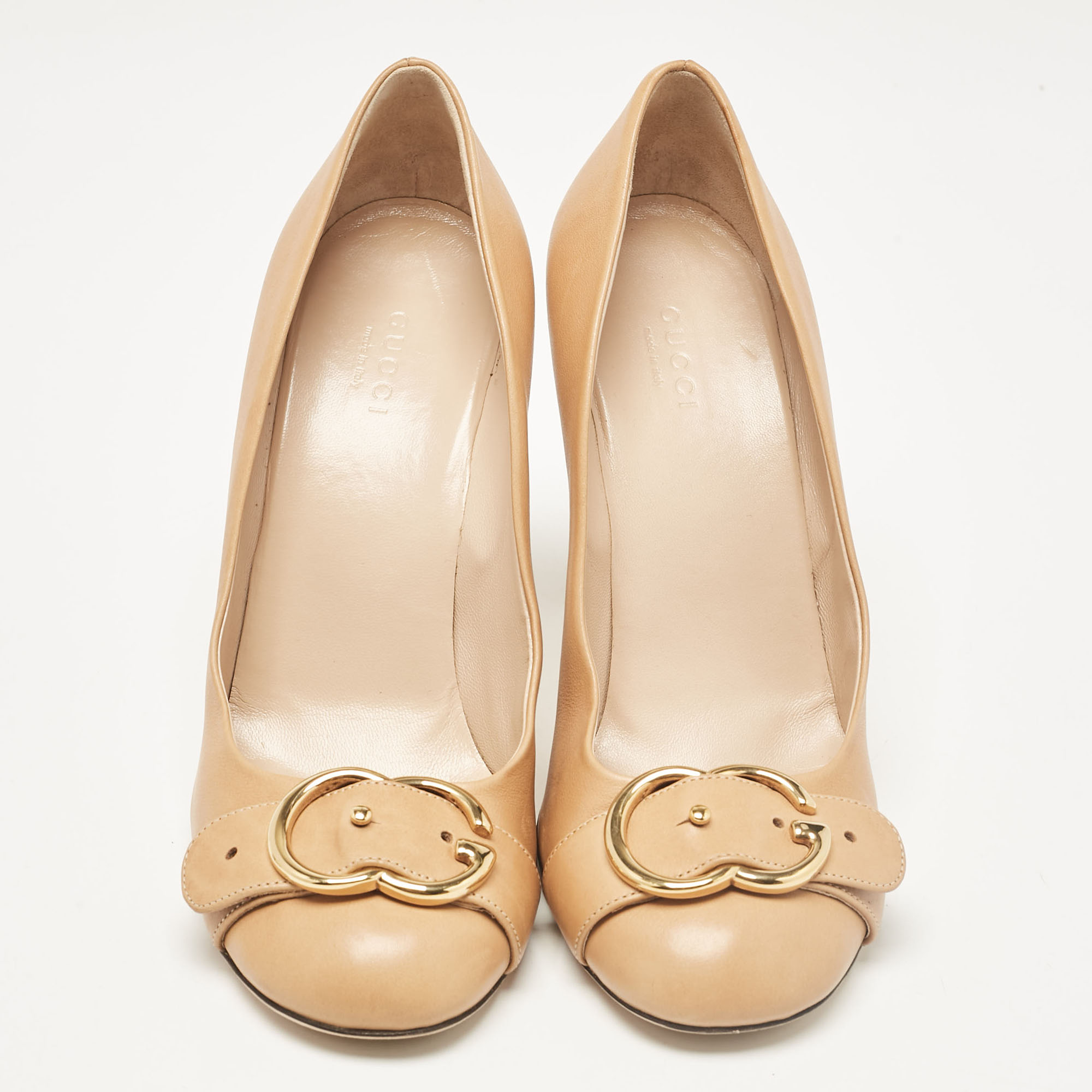 Gucci Beige Leather GG Buckle Pumps Size 38.5